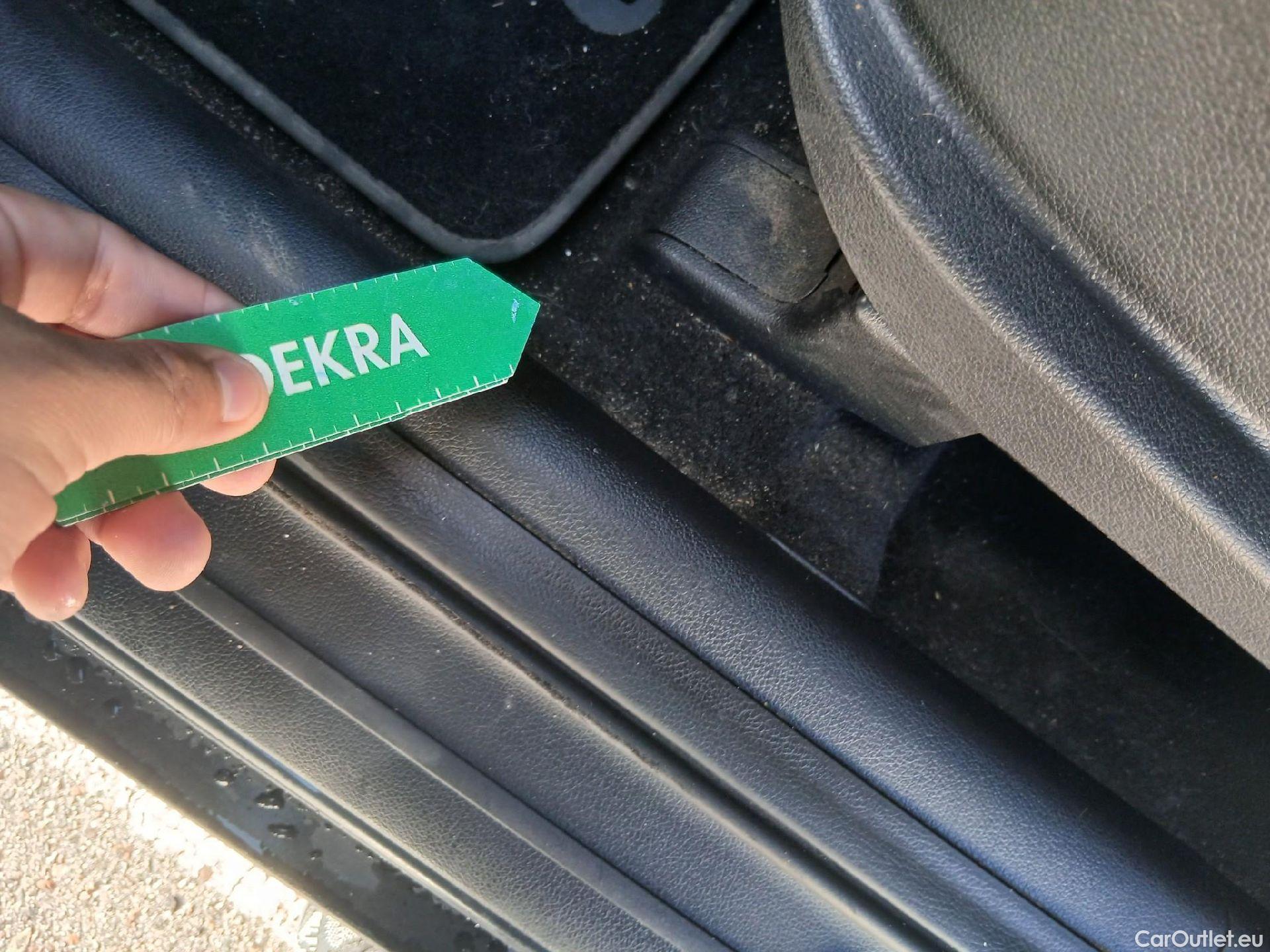  KIA  Sportage KIA  1.6MHEV Drive 100kW(136CV) 4x2(Crist Tintados)(CX) #2