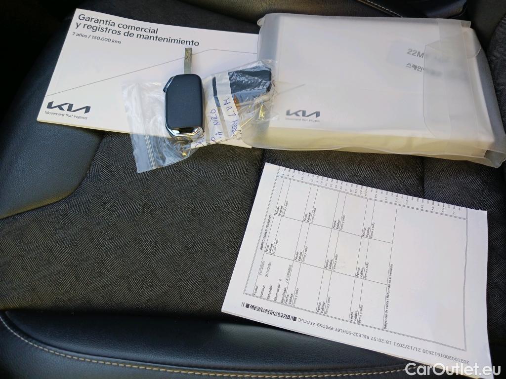  KIA  Niro KIA  / 2019 / 5P / crossover 1.6 GDi PHEV 104kW (141CV) Drive #17