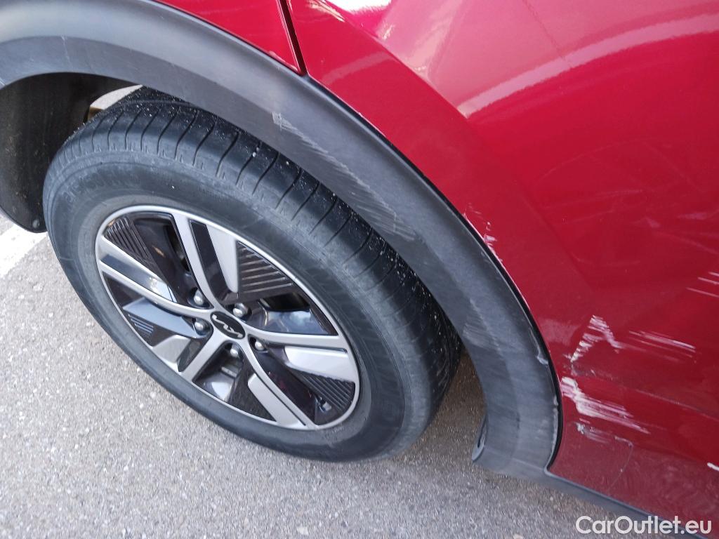  KIA  Niro KIA  / 2019 / 5P / crossover 1.6 GDi PHEV 104kW (141CV) Drive #24