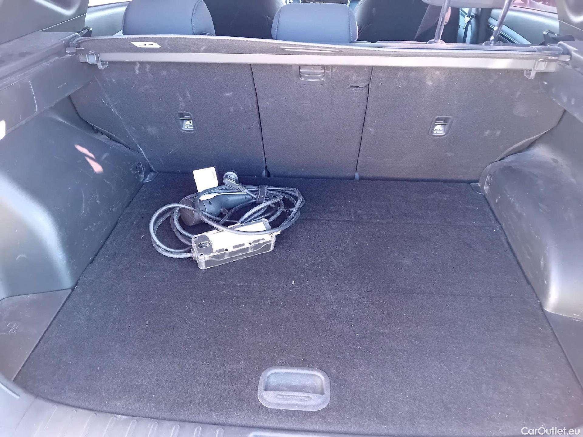  Hyundai  Tucson HYUNDAI  / 2020 / 5P / todoterreno 1.6 TGDI PHEV 195kW Maxx Auto 4X4 #39