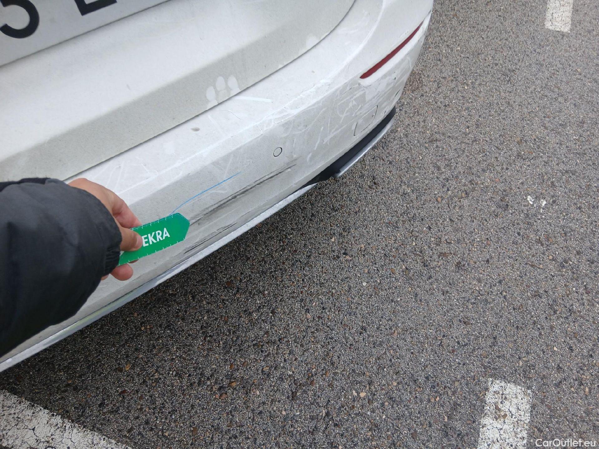  Mercedes  A-Klasse MERCEDES-BENZ Clase A / 2018 / 5P / berlina con portón A 250 e #13