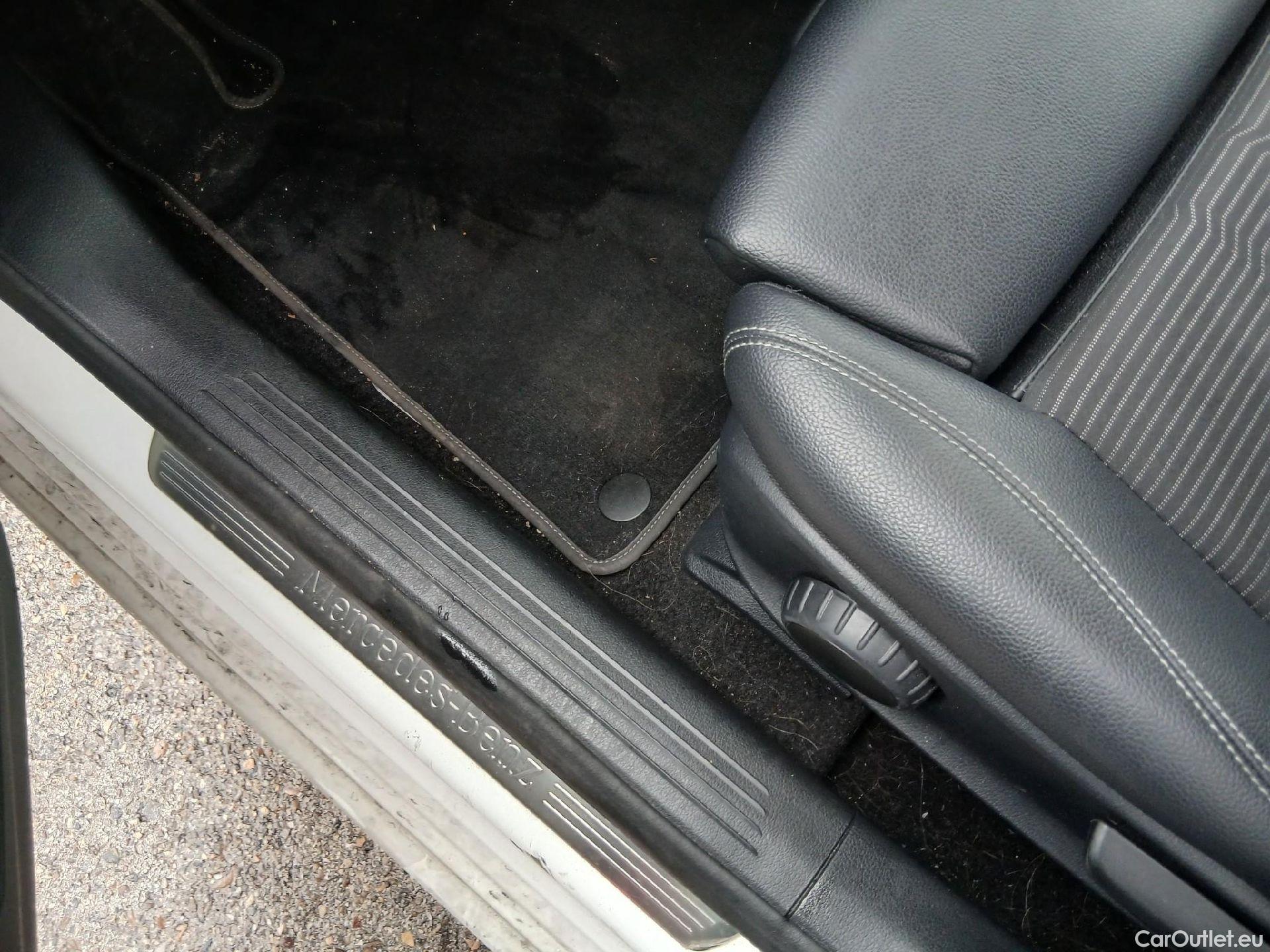  Mercedes  A-Klasse MERCEDES-BENZ Clase A / 2018 / 5P / berlina con portón A 250 e #5