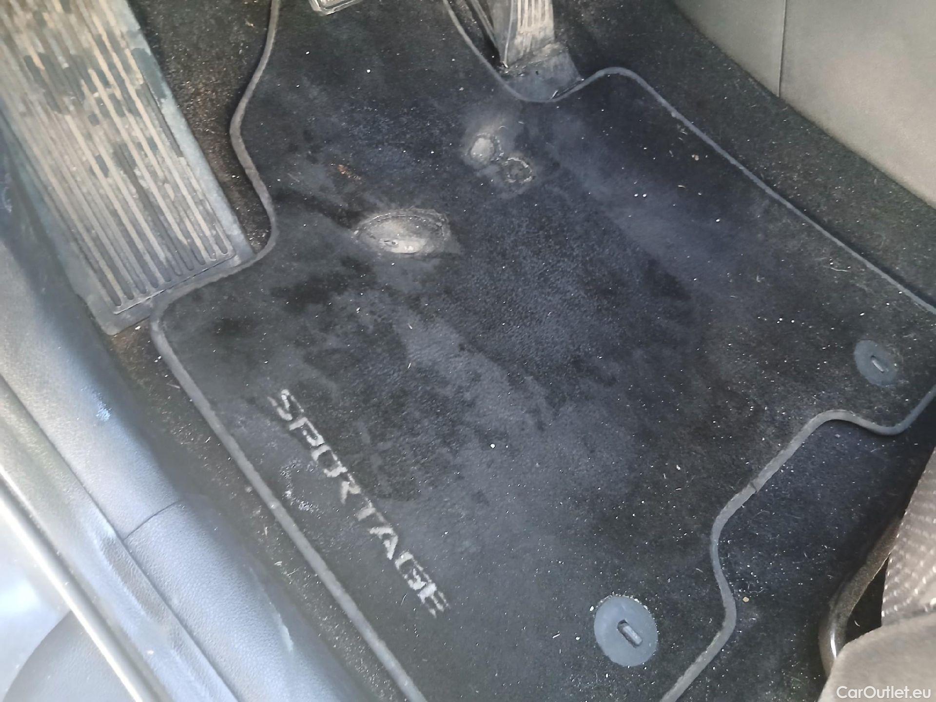  KIA  Sportage KIA  1.6MHEV Drive 100kW(136CV) 4x2(Crist Tintados)(CX) #4