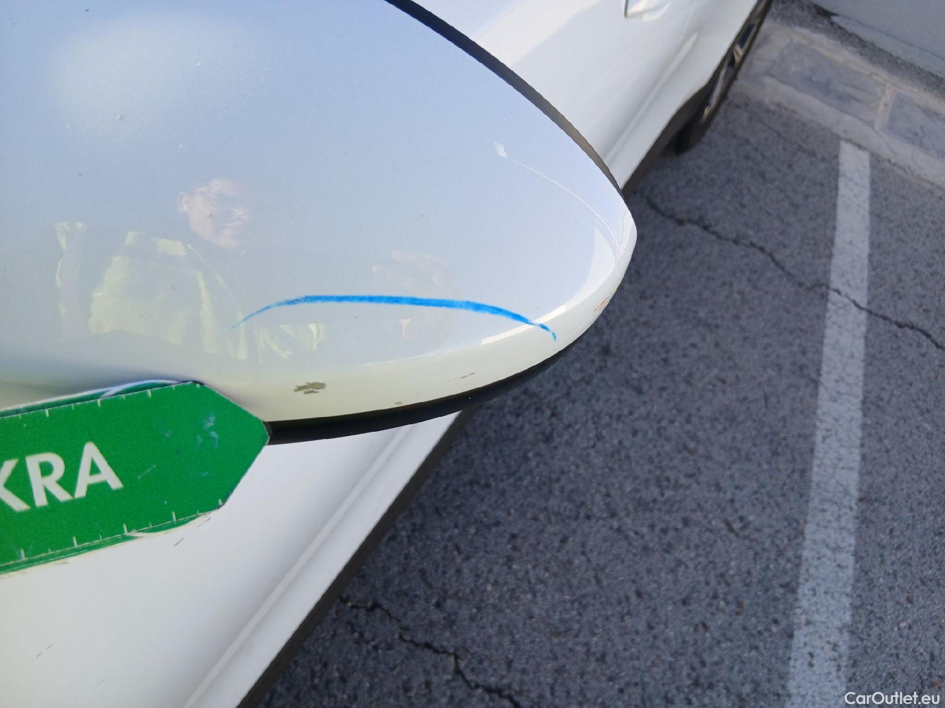  KIA  XCeed KIA  / 2019 / 5P / todoterreno 1.0 T-GDi Drive 88kW (120CV) #17