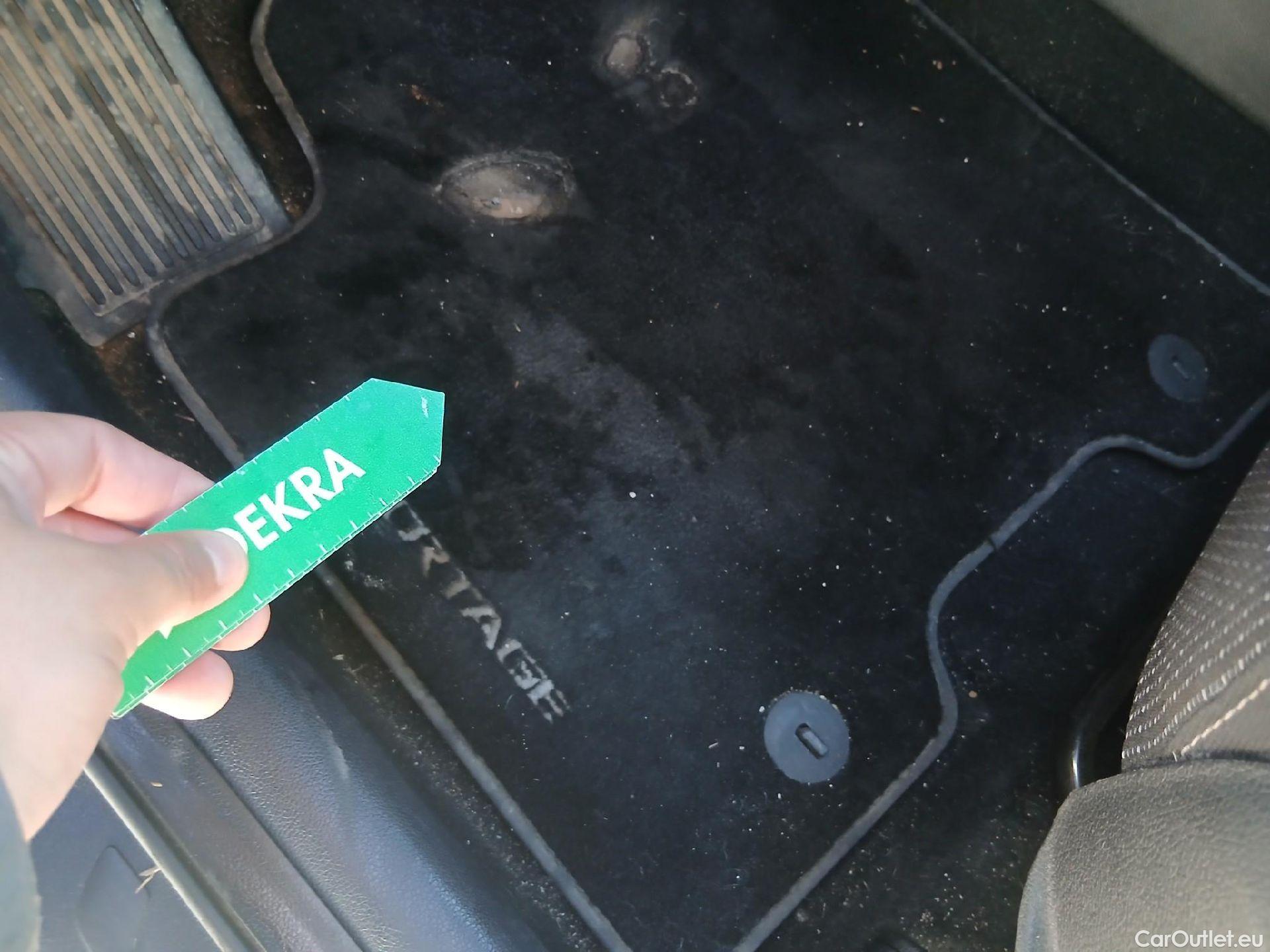  KIA  Sportage KIA  1.6MHEV Drive 100kW(136CV) 4x2(Crist Tintados)(CX) #3