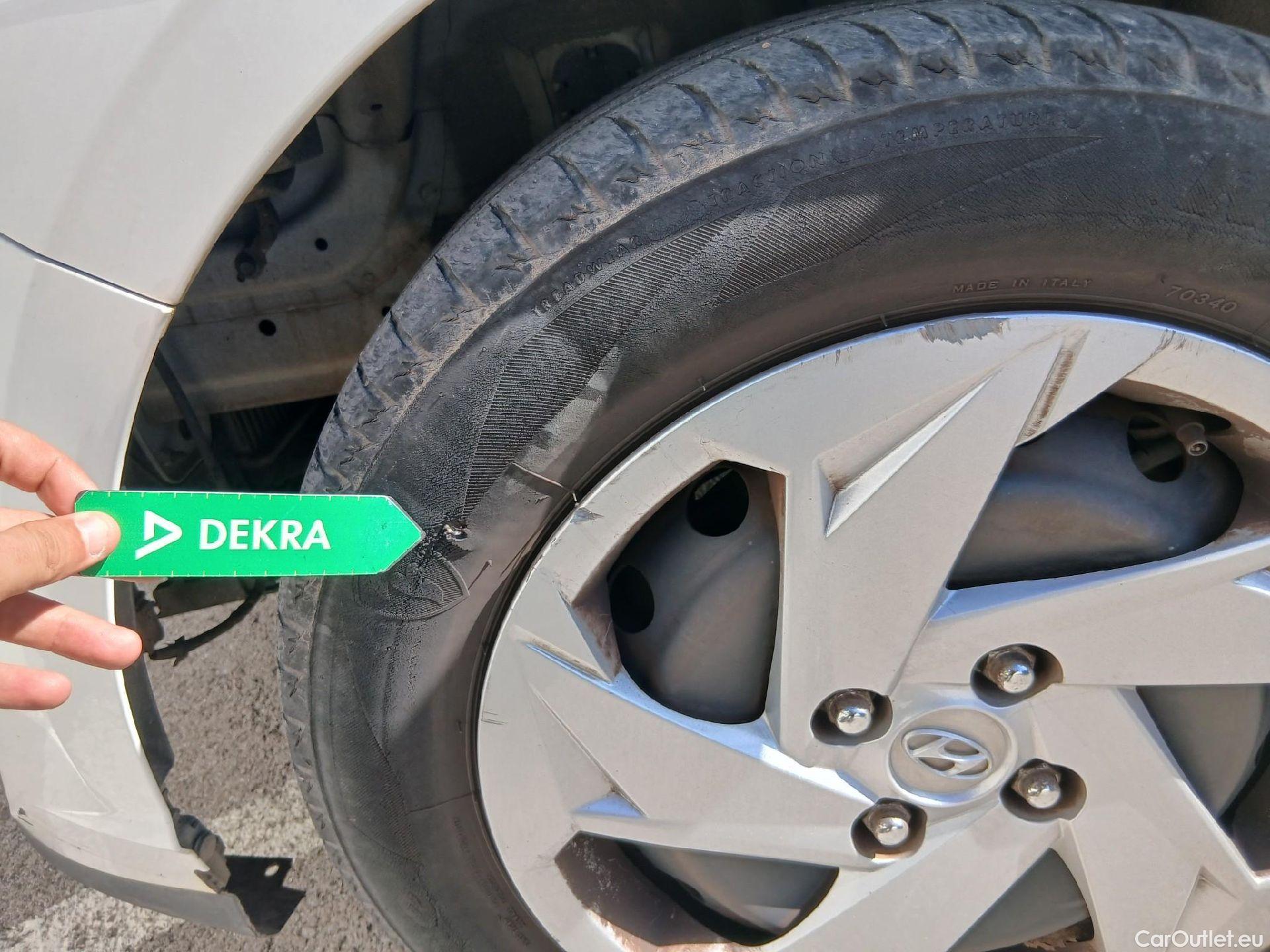  Hyundai  i20 HYUNDAI  / 2020 / 5P / berlina con portón 1.0 TGDI 74kW (100CV) 48V Essence #4