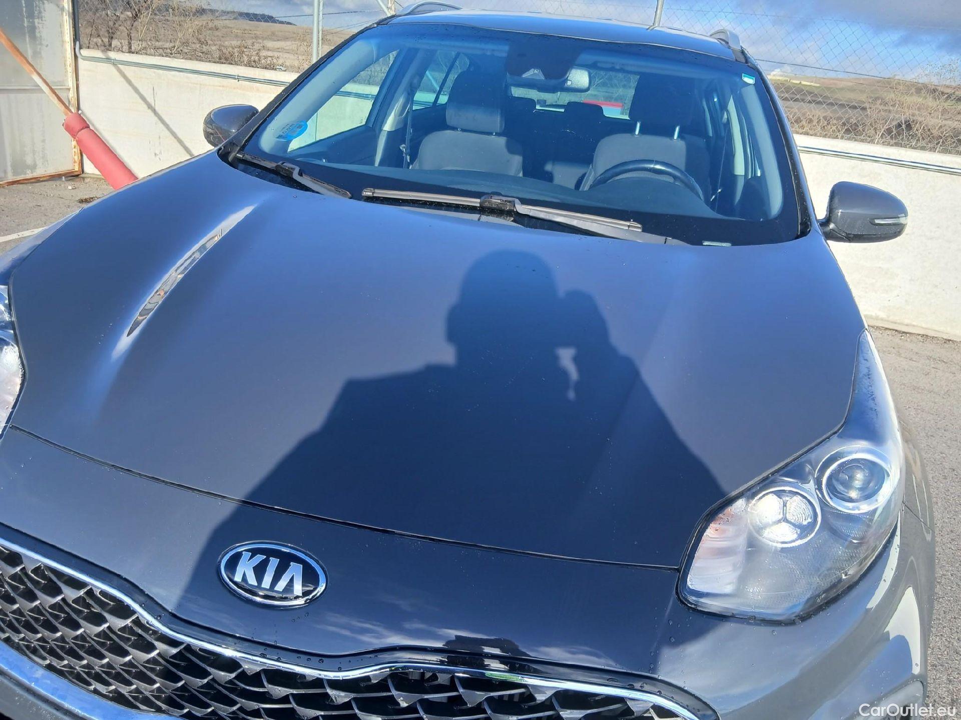  KIA  Sportage KIA  1.6MHEV Drive 100kW(136CV) 4x2(Crist Tintados)(CX) #8