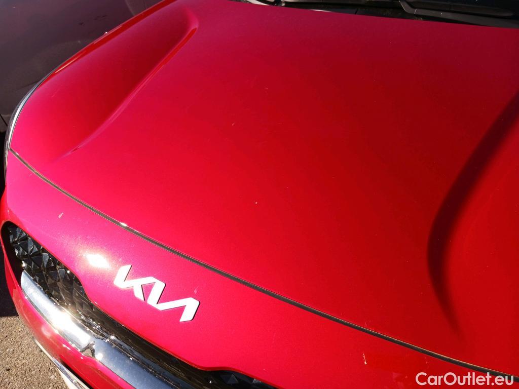  KIA  Niro KIA  / 2019 / 5P / crossover 1.6 GDi PHEV 104kW (141CV) Drive #32