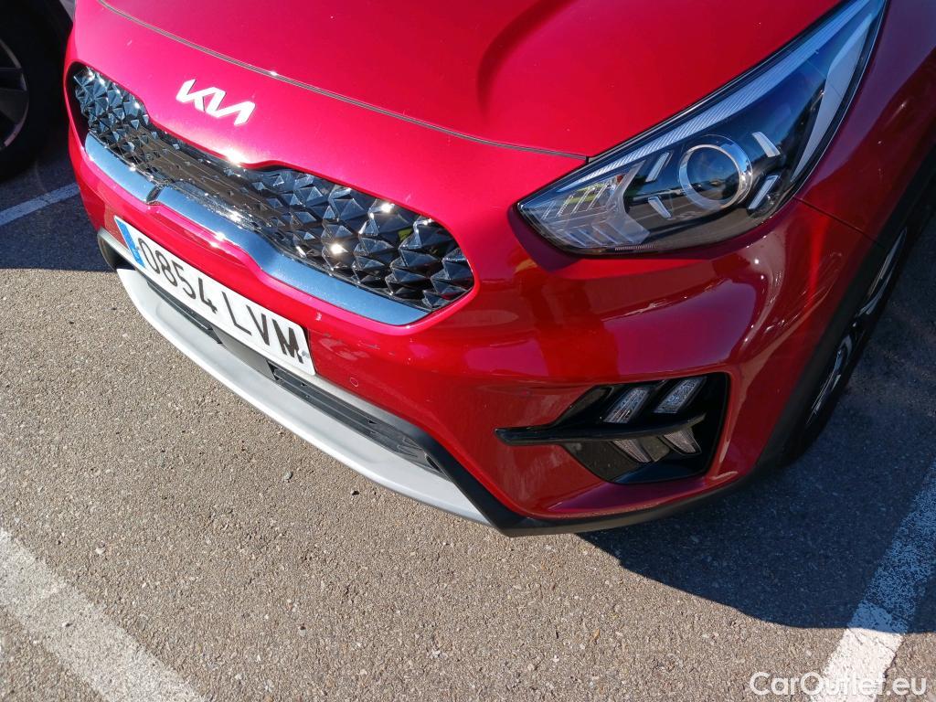  KIA  Niro KIA  / 2019 / 5P / crossover 1.6 GDi PHEV 104kW (141CV) Drive #19