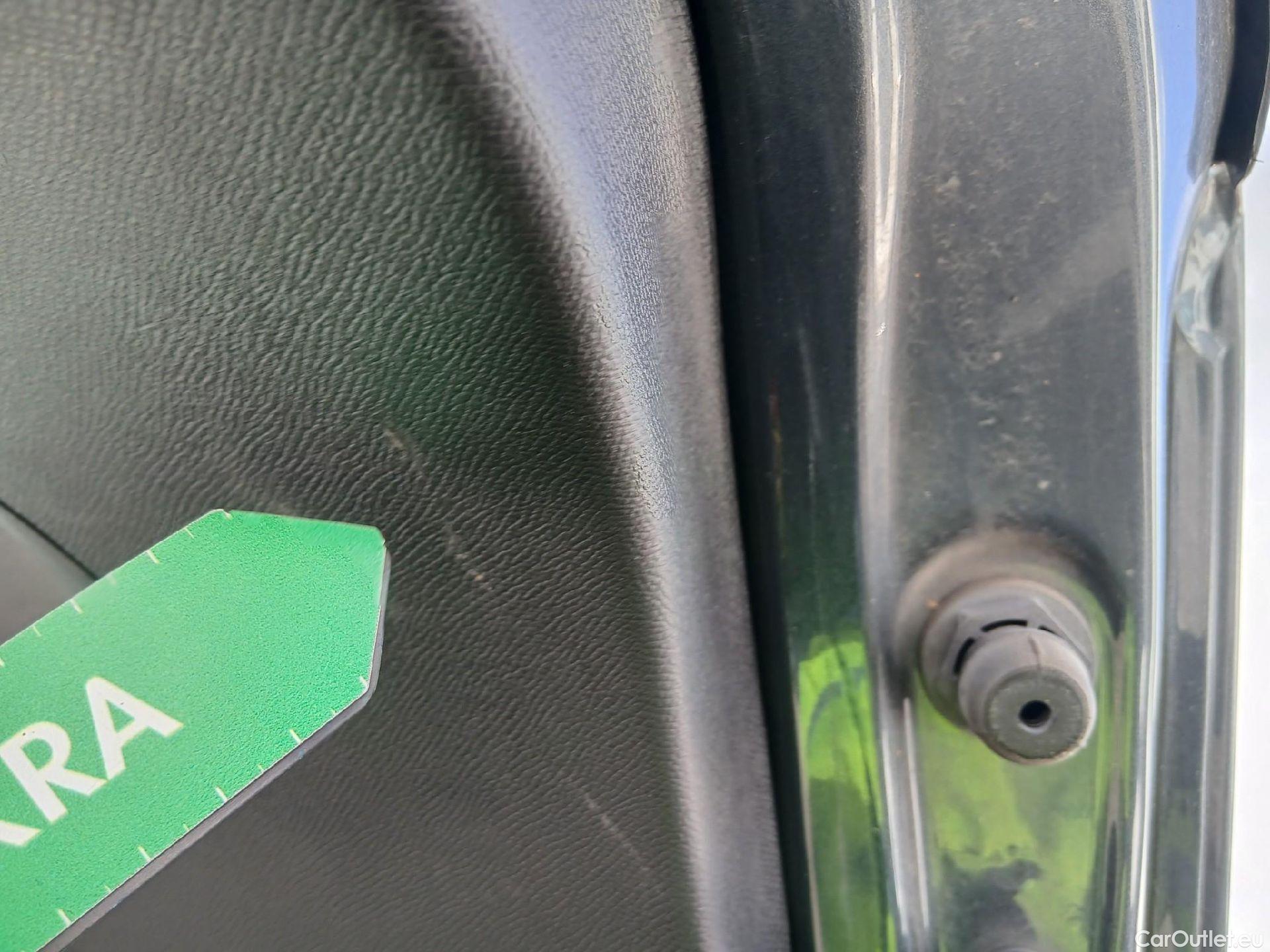  Land Rover  Discovery SEAT Nuevo León / 2020 / 5P / berlina con portón 1.4 e-Hybrid DSG-6 S&S Xcellence #4