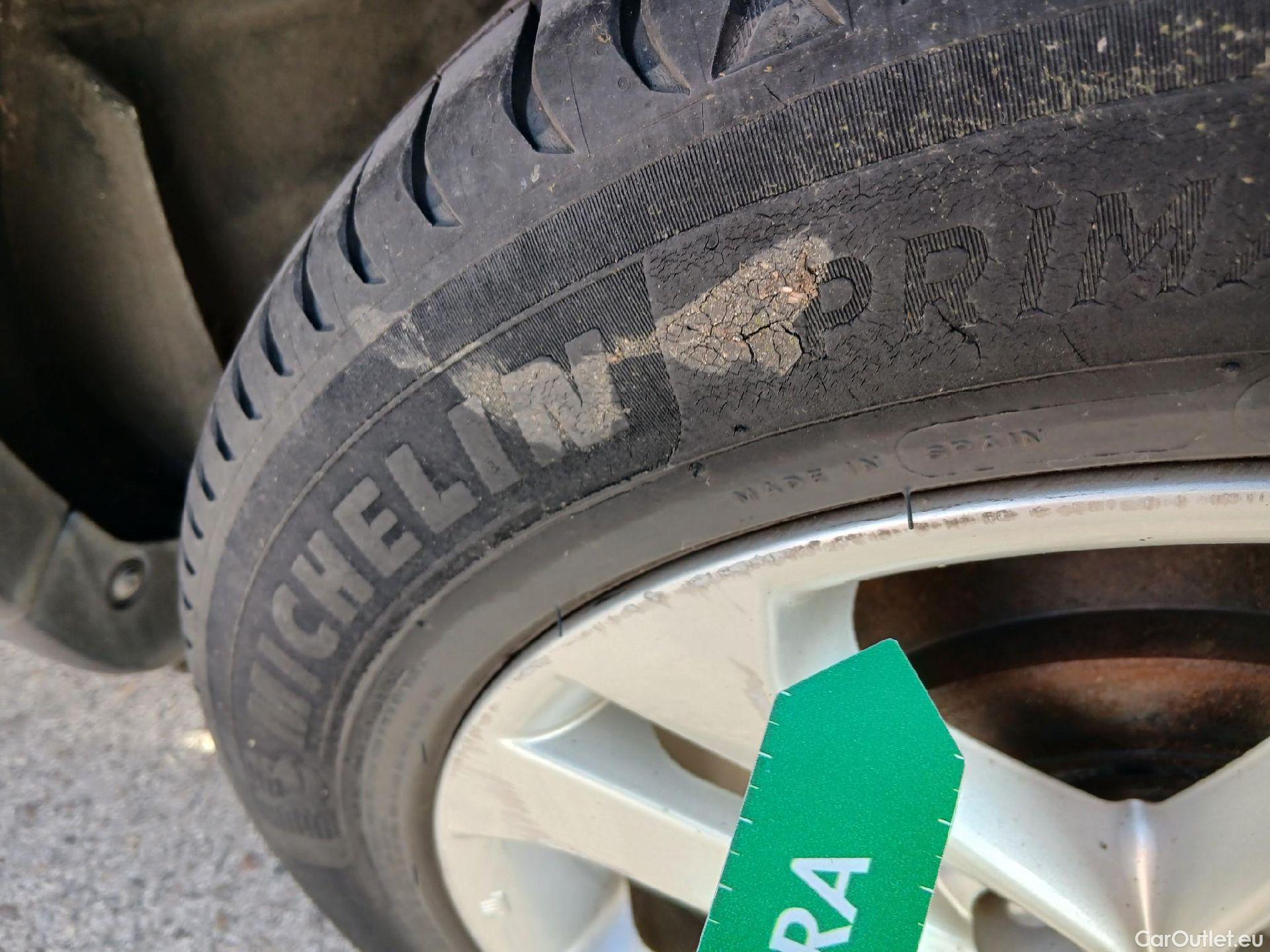  Nissan  Juke NISSAN  / 2014 / 5P / crossover dCi EU6 81 kW (110 CV) 6M/T N-CONNECTA #5