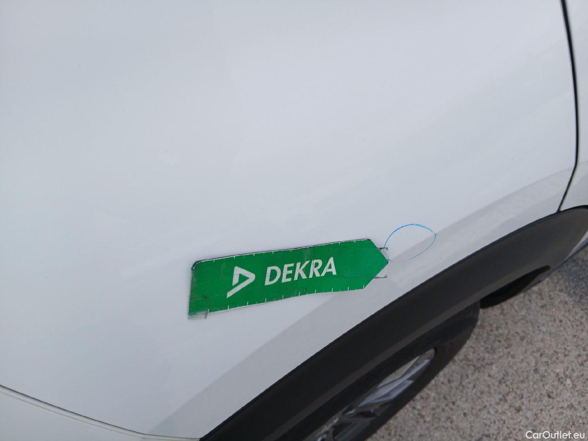  Peugeot  2008 PEUGEOT  / 2019 / 5P / todoterreno Active Pack BlueHDI 81kW (110CV) #31