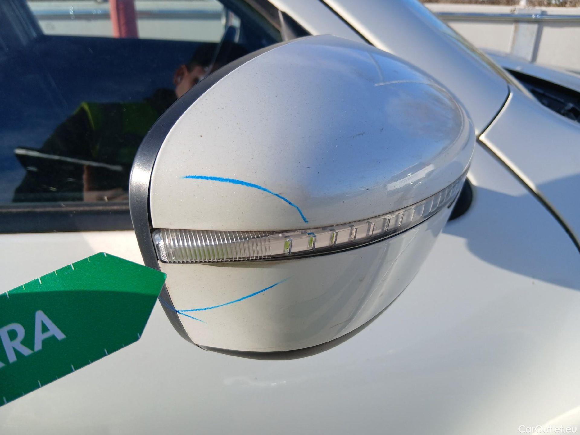  Nissan  Juke NISSAN  / 2014 / 5P / crossover dCi EU6 81 kW (110 CV) 6M/T N-CONNECTA #42