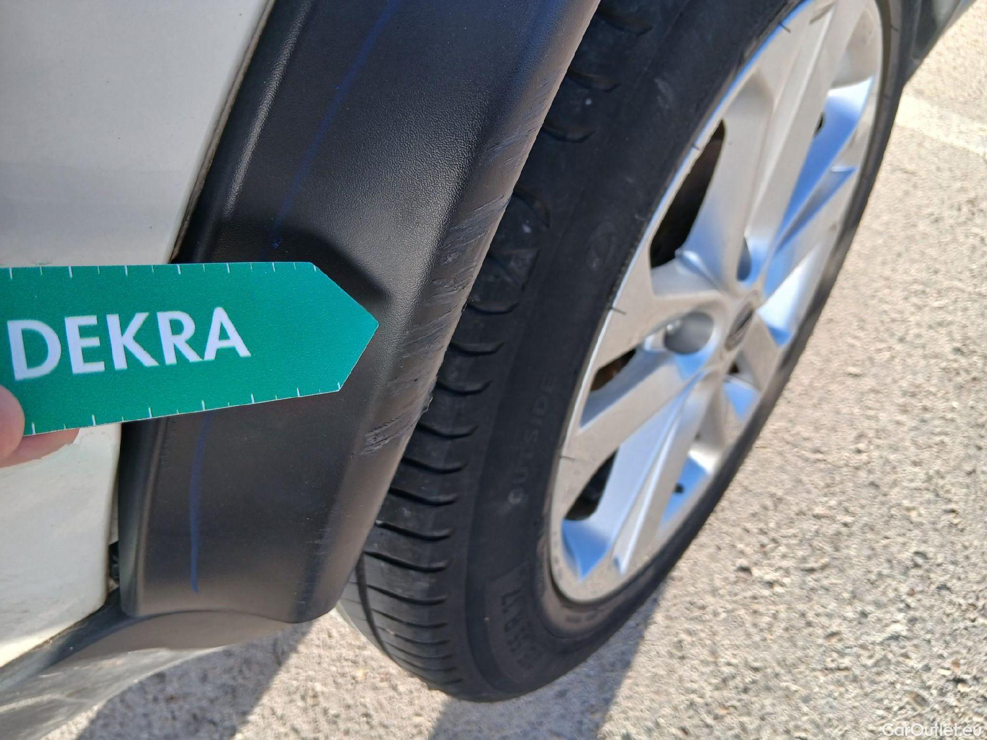  Nissan  Juke NISSAN  / 2014 / 5P / crossover dCi EU6 81 kW (110 CV) 6M/T N-CONNECTA #33