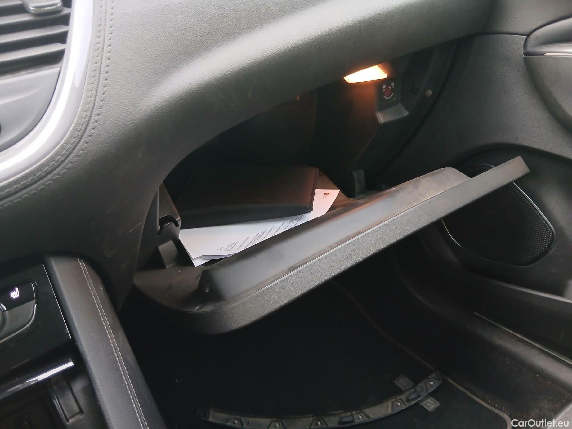  Opel   Grandland X OPEL / 2017 / 5P / todoterreno 1.5 CDTi Ultimate Auto #3