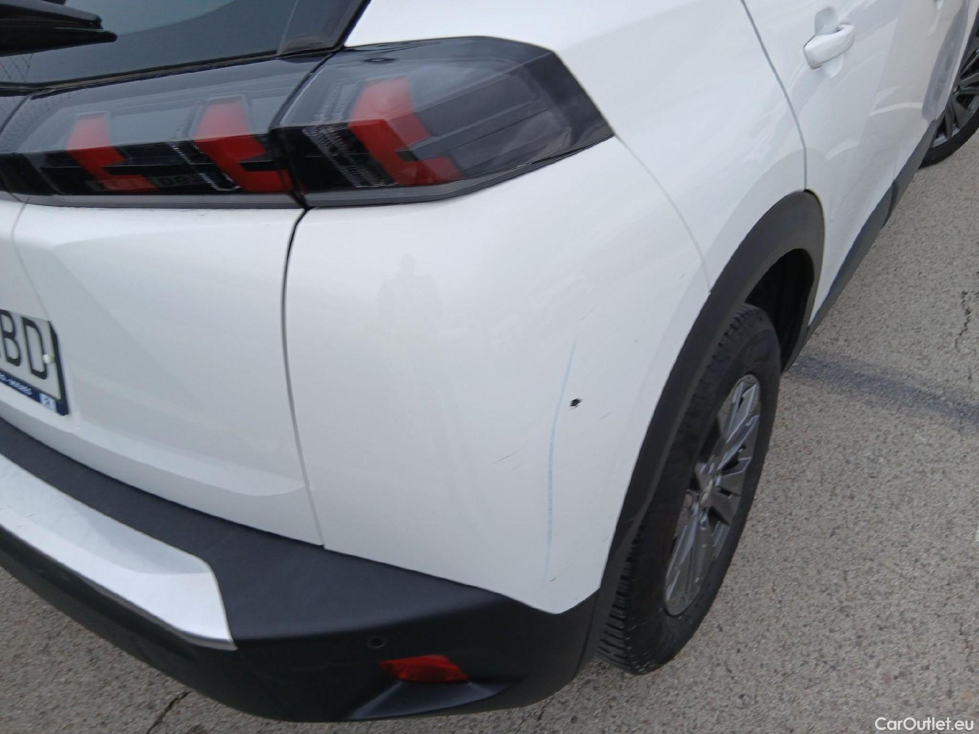  Peugeot  2008 PEUGEOT  / 2019 / 5P / todoterreno Active Pack BlueHDI 81kW (110CV) #24