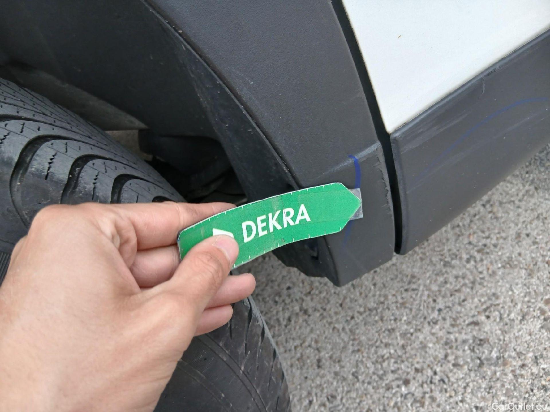  Peugeot  2008 PEUGEOT  / 2019 / 5P / todoterreno Active Pack BlueHDI 81kW (110CV) #29