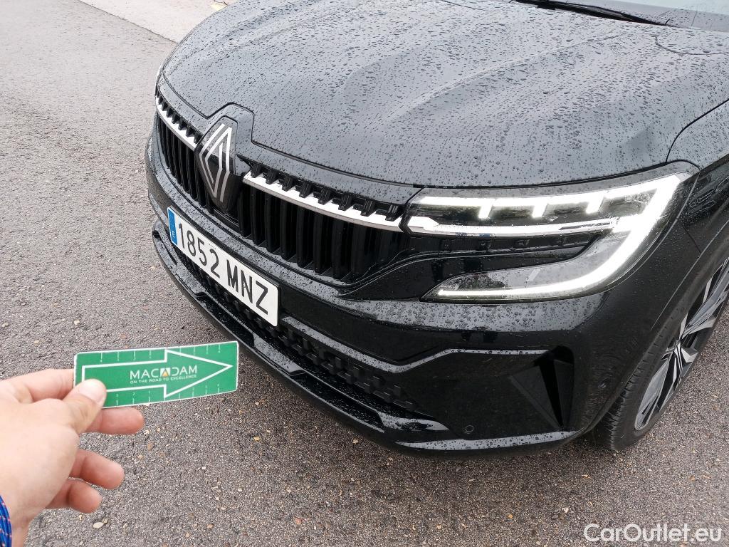  Renault  Espace  VI Iconic E-Tech Hybrid 1.2 E-TECH Hybrid 200CV ATV 7 Plazas 6E #17