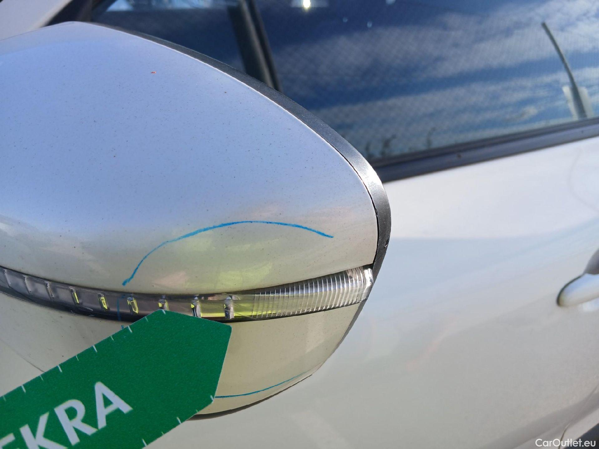  Nissan  Juke NISSAN  / 2014 / 5P / crossover dCi EU6 81 kW (110 CV) 6M/T N-CONNECTA #19