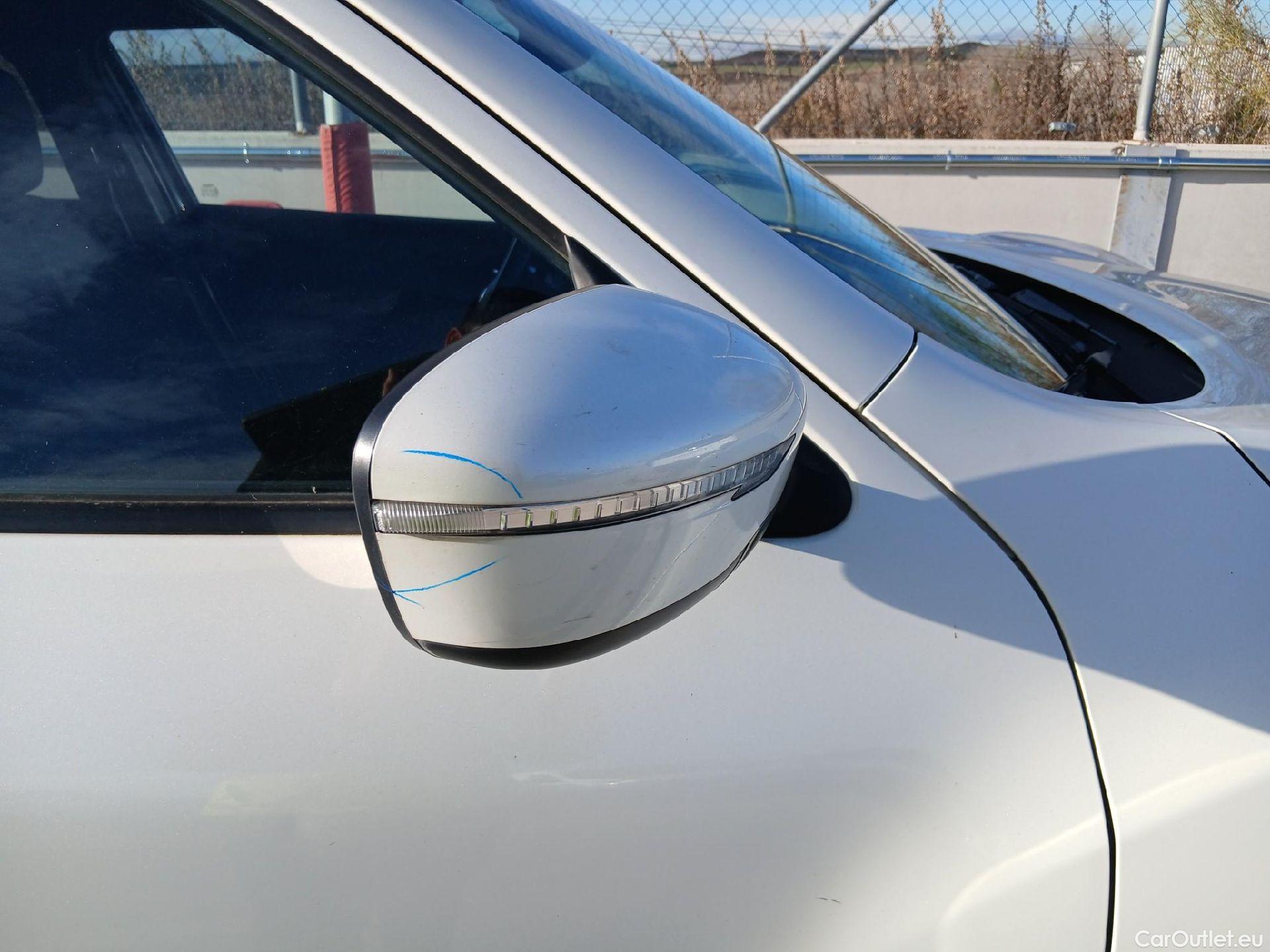  Nissan  Juke NISSAN  / 2014 / 5P / crossover dCi EU6 81 kW (110 CV) 6M/T N-CONNECTA #41