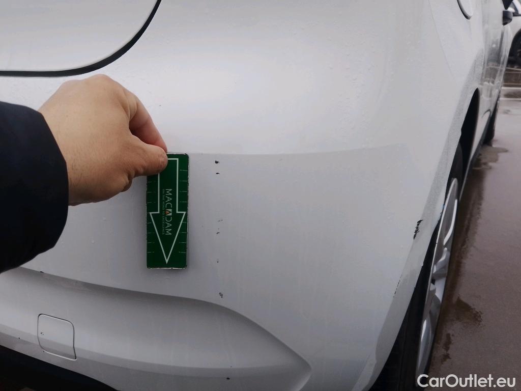  Renault  Clio RENAULT  / 2019 / 5P / berlina con portón Business Blue dCi 63 kW (85CV) #17