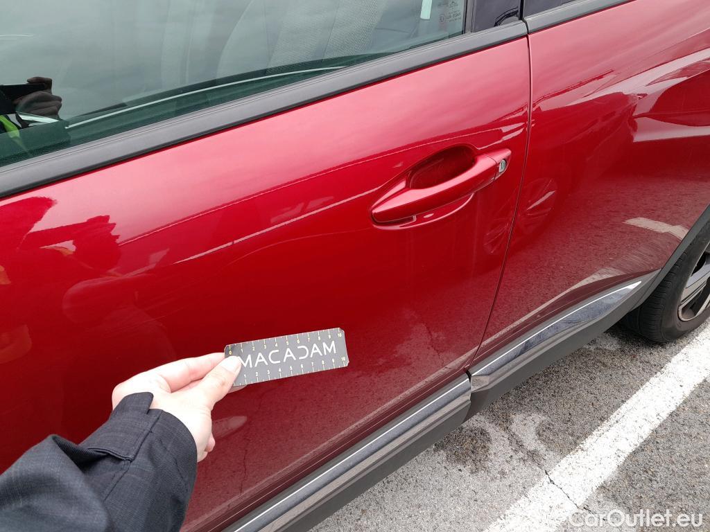  Peugeot  3008 PEUGEOT  / 2016 / 5P / todoterreno 1.2 PURETECH 96KW (130CV) ALLURE EAT8 #3