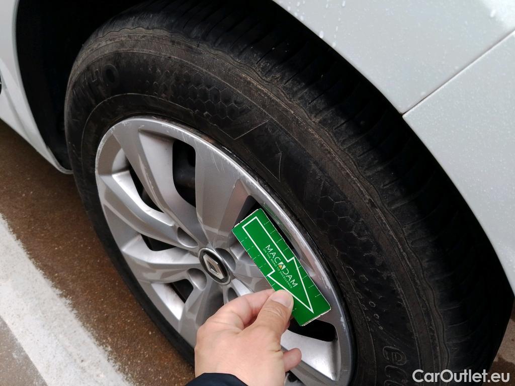  Renault  Clio RENAULT  / 2019 / 5P / berlina con portón Business Blue dCi 63 kW (85CV) #20