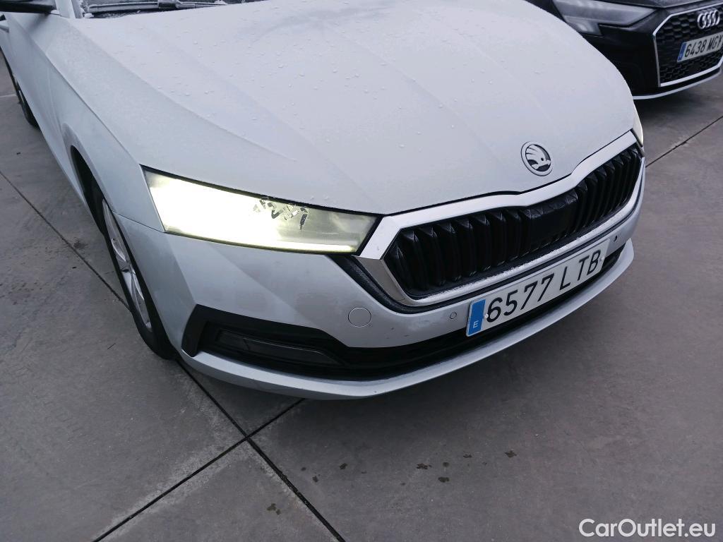  Skoda  Octavia SKODA  / 2020 / 5P / berlina con portón 2.0 TDI 85kW (115 CV) Manual Ambition #12