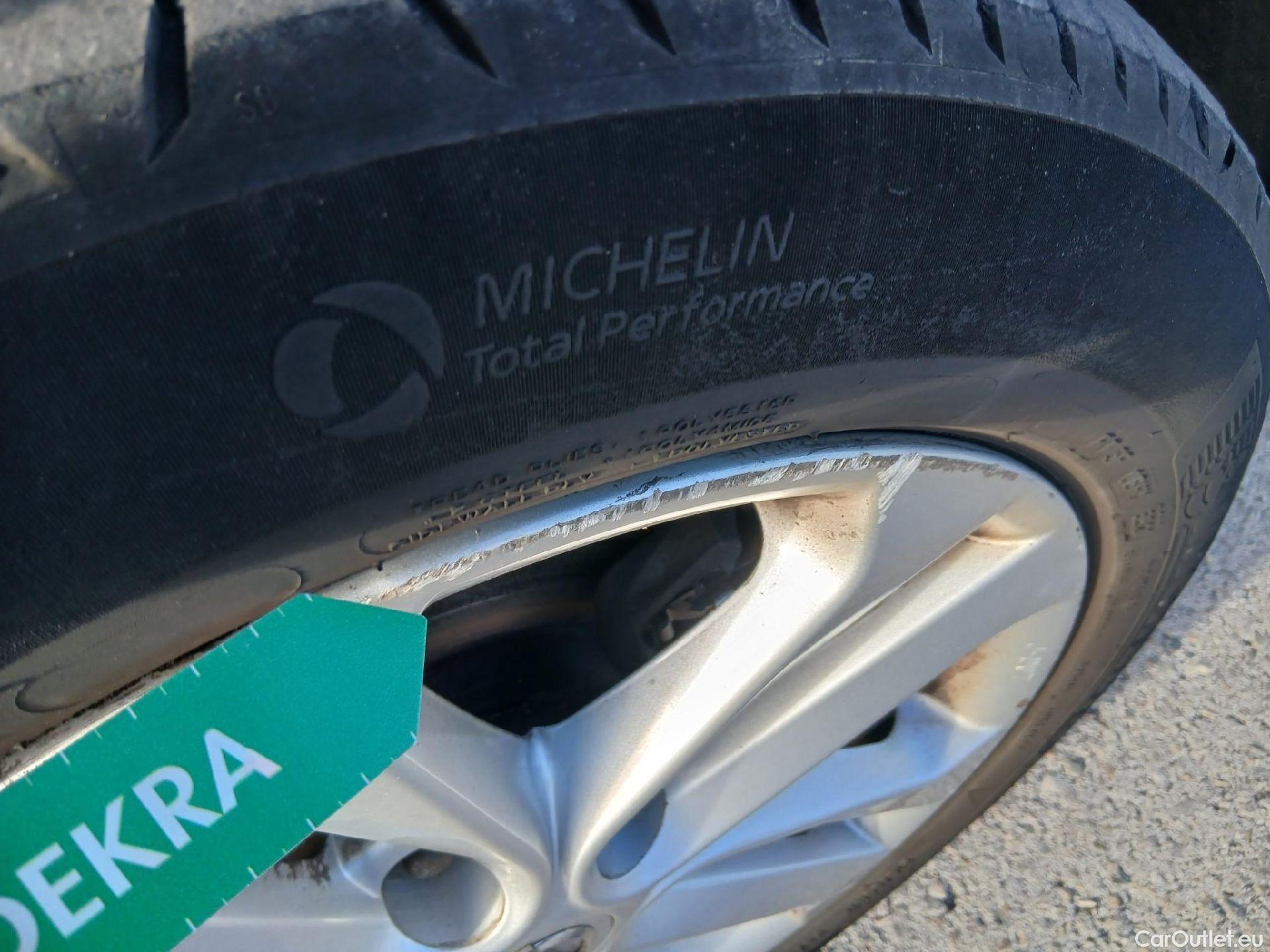  Nissan  Juke NISSAN  / 2014 / 5P / crossover dCi EU6 81 kW (110 CV) 6M/T N-CONNECTA #14