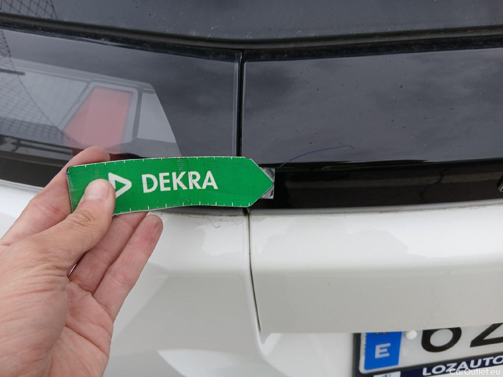  Peugeot  2008 PEUGEOT  / 2019 / 5P / todoterreno Active Pack BlueHDI 81kW (110CV) #21