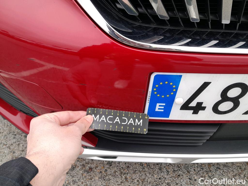  Peugeot  3008 PEUGEOT  / 2016 / 5P / todoterreno 1.2 PURETECH 96KW (130CV) ALLURE EAT8 #17