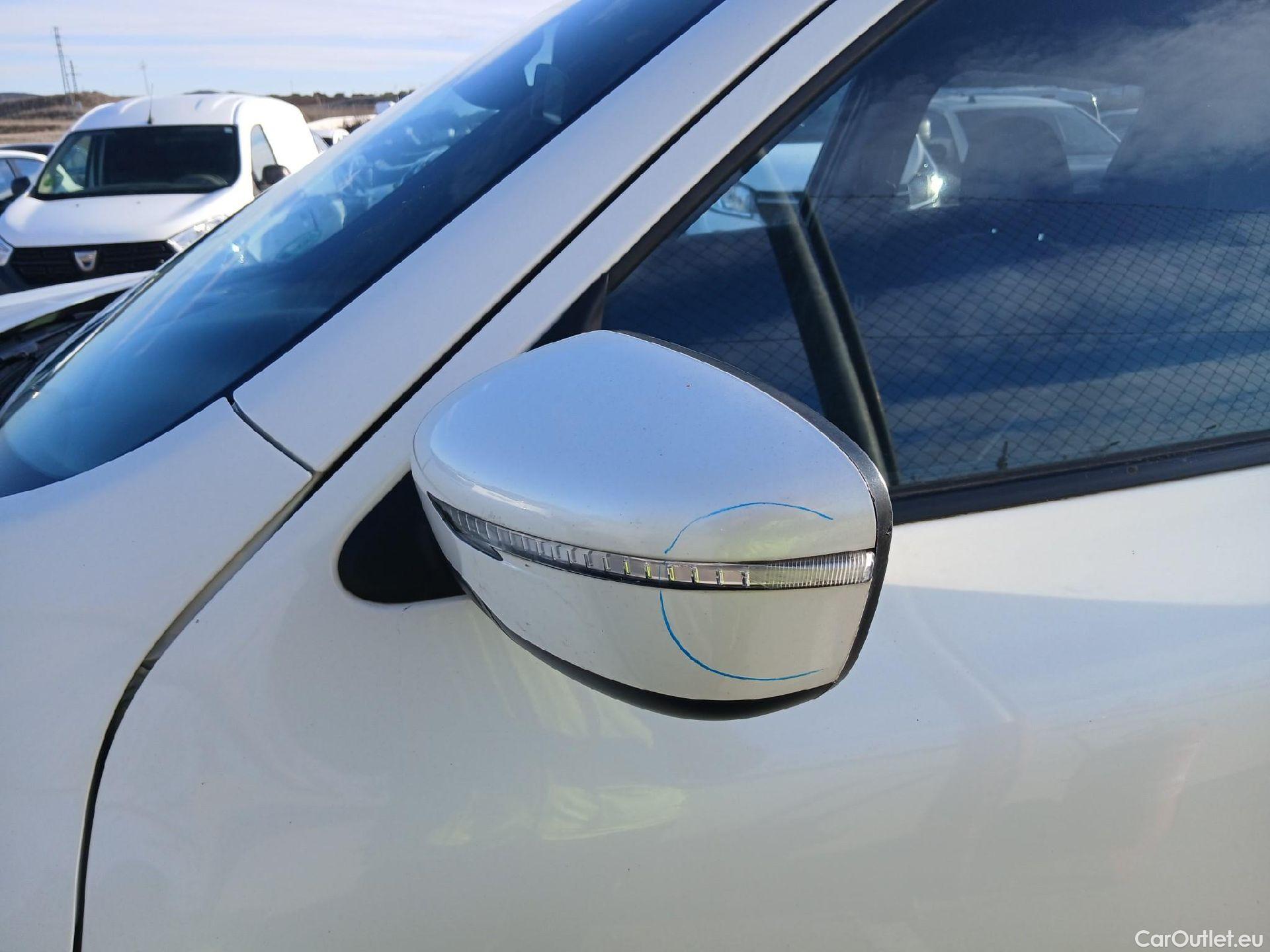  Nissan  Juke NISSAN  / 2014 / 5P / crossover dCi EU6 81 kW (110 CV) 6M/T N-CONNECTA #18