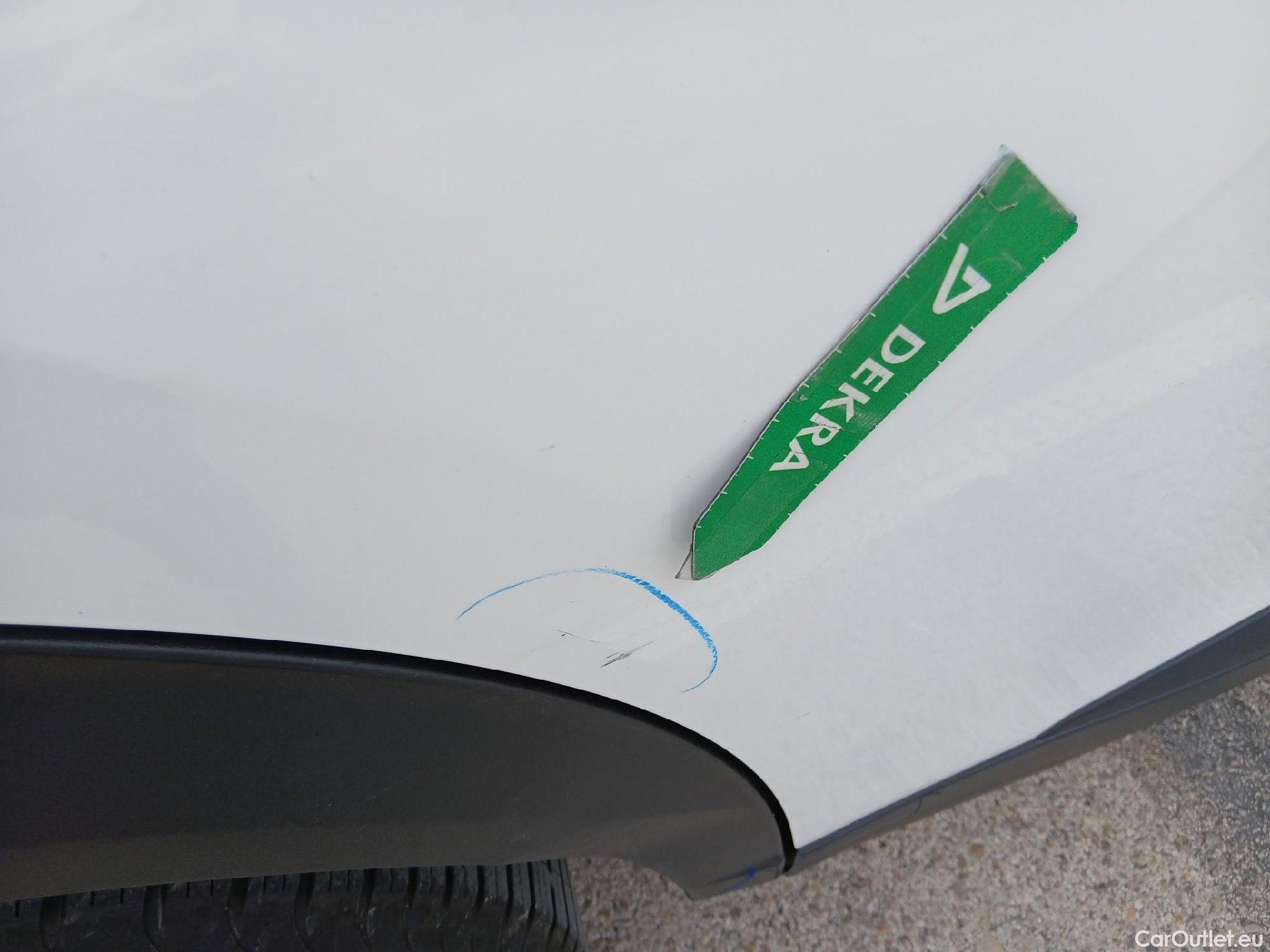  Peugeot  2008 PEUGEOT  / 2019 / 5P / todoterreno Active Pack BlueHDI 81kW (110CV) #35