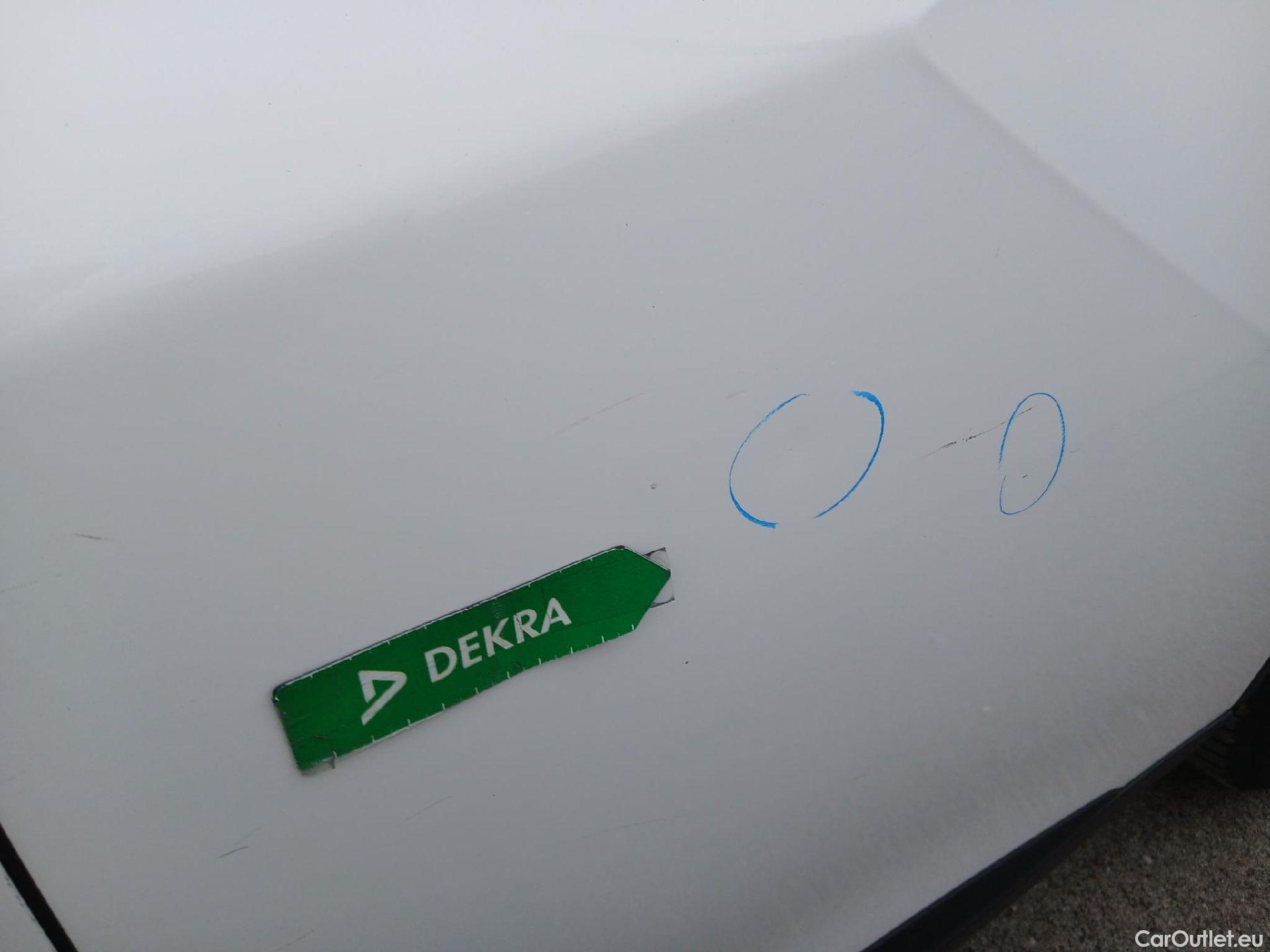  Peugeot  2008 PEUGEOT  / 2019 / 5P / todoterreno Active Pack BlueHDI 81kW (110CV) #14