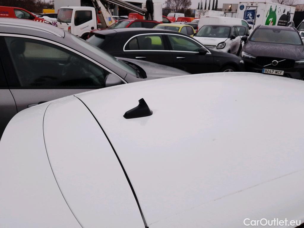  Renault  Clio RENAULT  / 2019 / 5P / berlina con portón Business Blue dCi 63 kW (85CV) #31