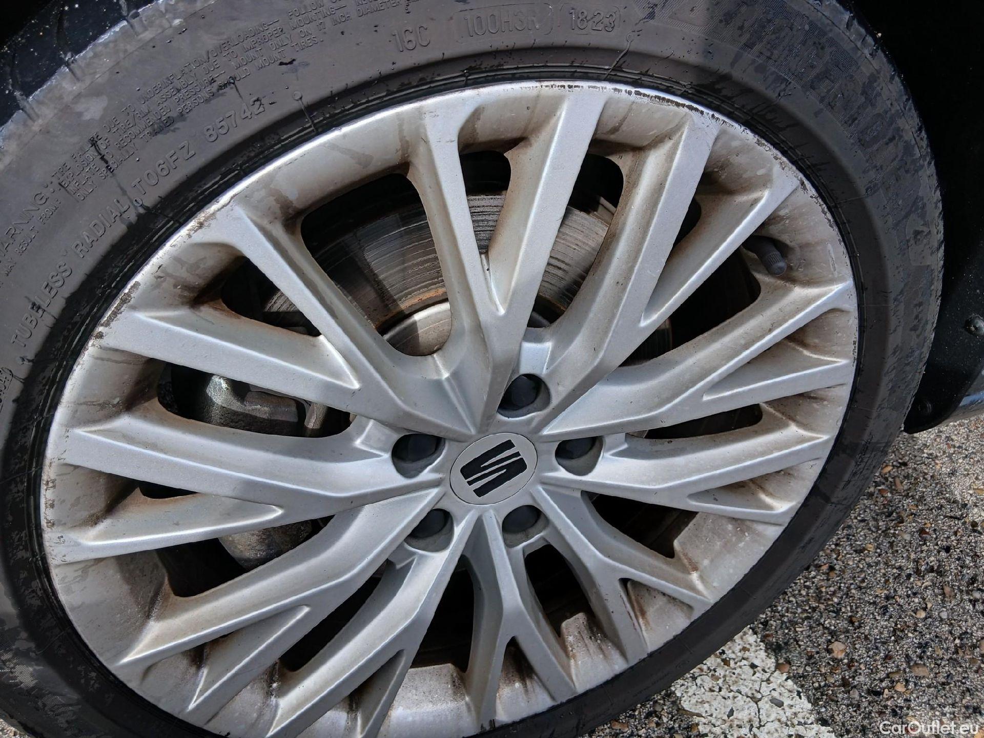  Land Rover  Discovery SEAT Nuevo León / 2020 / 5P / berlina con portón 1.4 e-Hybrid DSG-6 S&S Xcellence #1