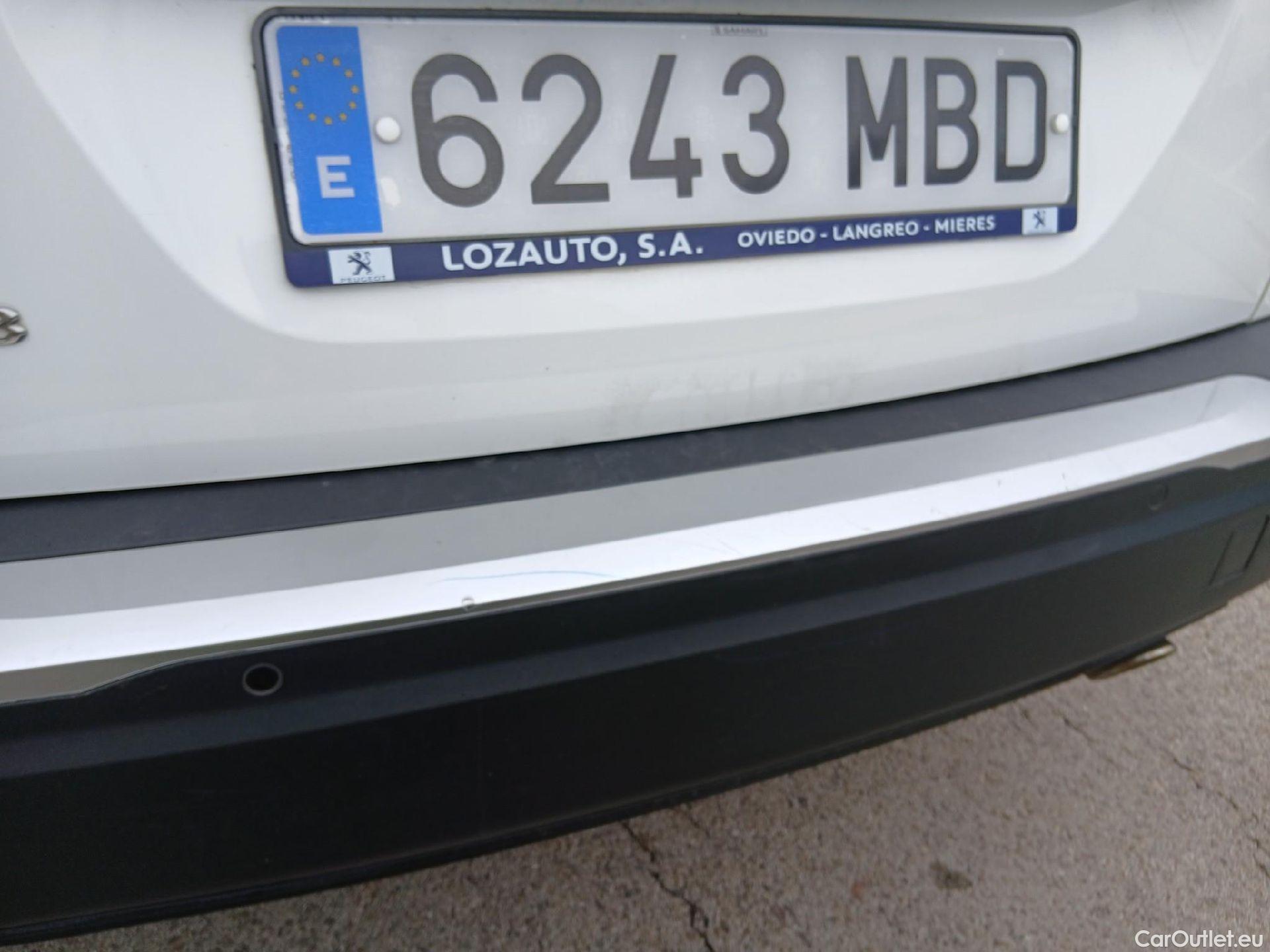  Peugeot  2008 PEUGEOT  / 2019 / 5P / todoterreno Active Pack BlueHDI 81kW (110CV) #28