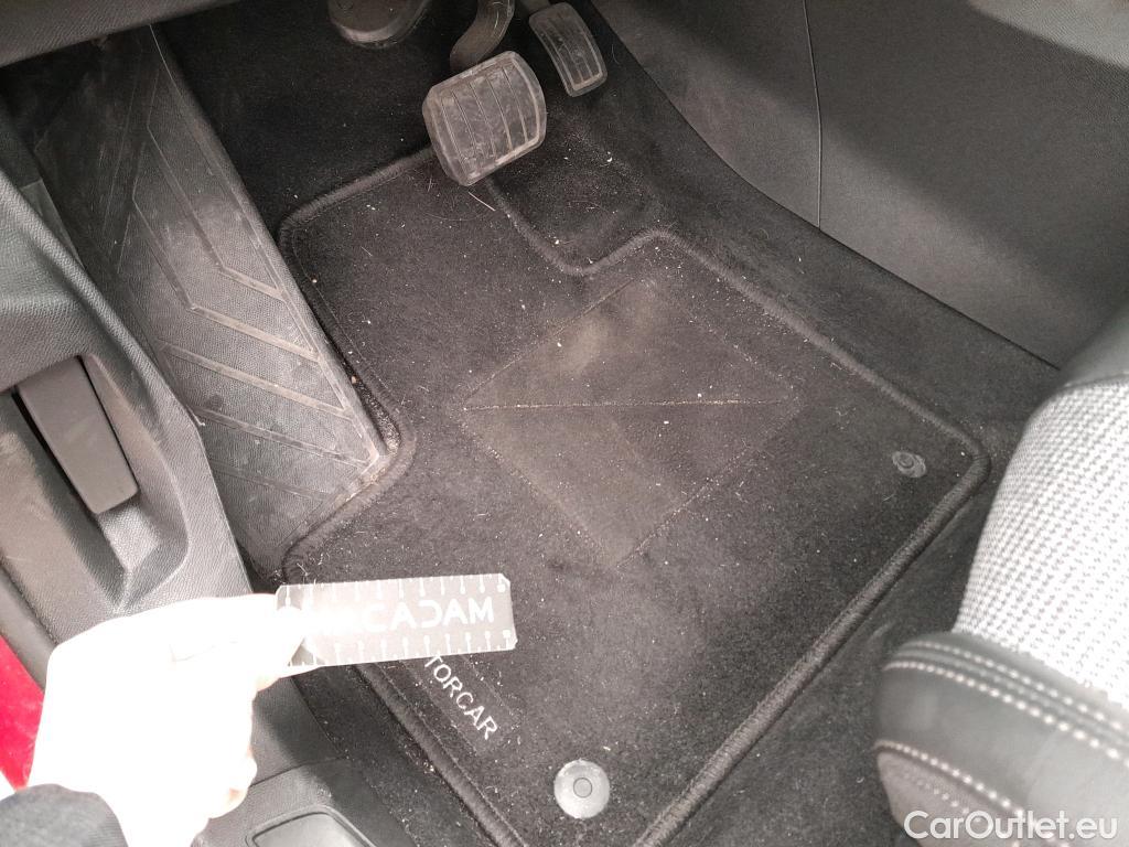  Peugeot  3008 PEUGEOT  / 2016 / 5P / todoterreno 1.2 PURETECH 96KW (130CV) ALLURE EAT8 #19