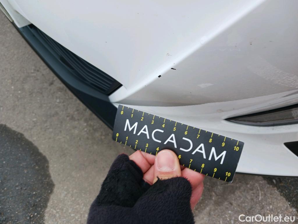  Peugeot  2008 PEUGEOT  / 2019 / 5P / todoterreno Active Pack BlueHDI 81kW (110CV) #9