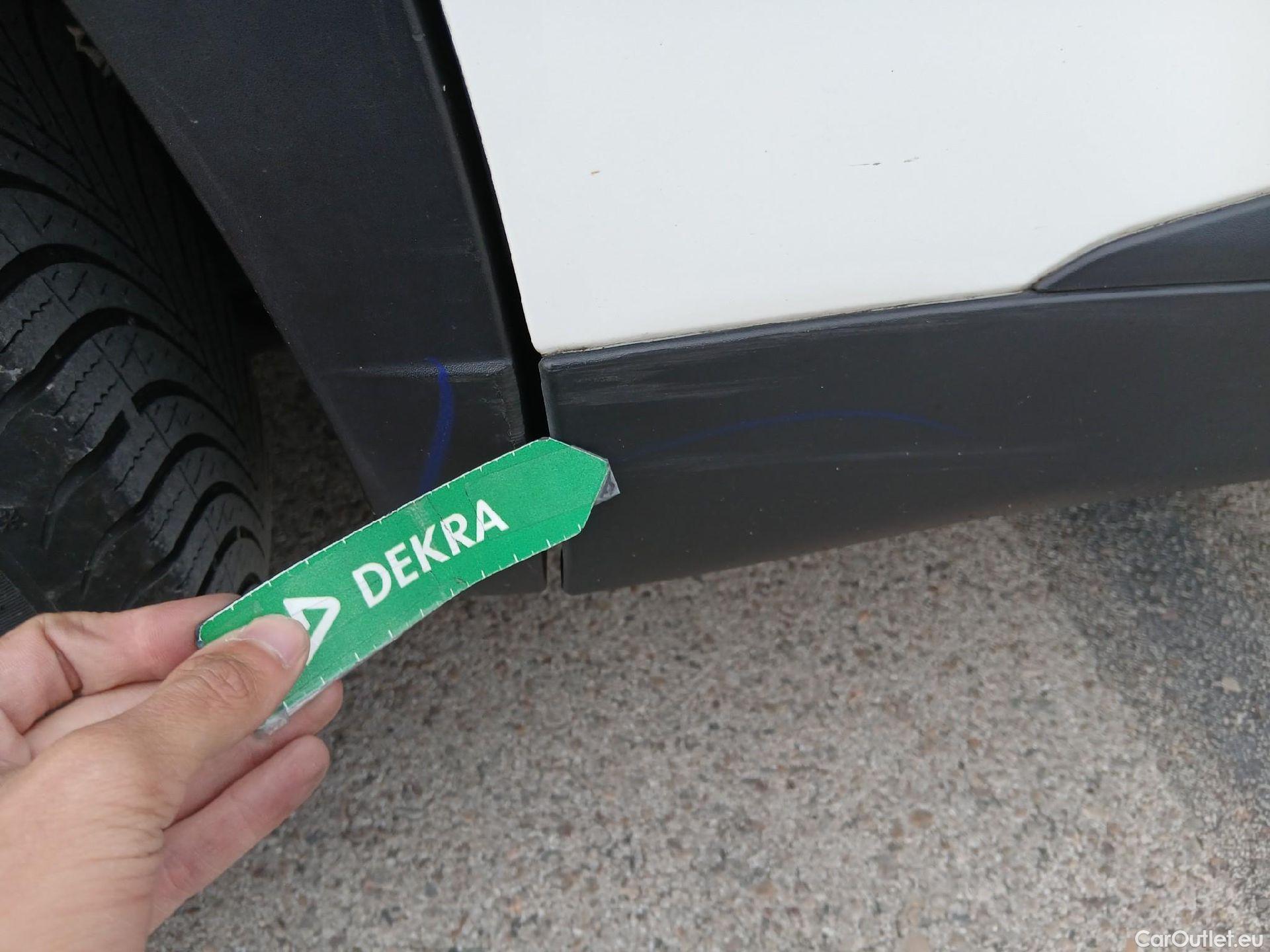  Peugeot  2008 PEUGEOT  / 2019 / 5P / todoterreno Active Pack BlueHDI 81kW (110CV) #37