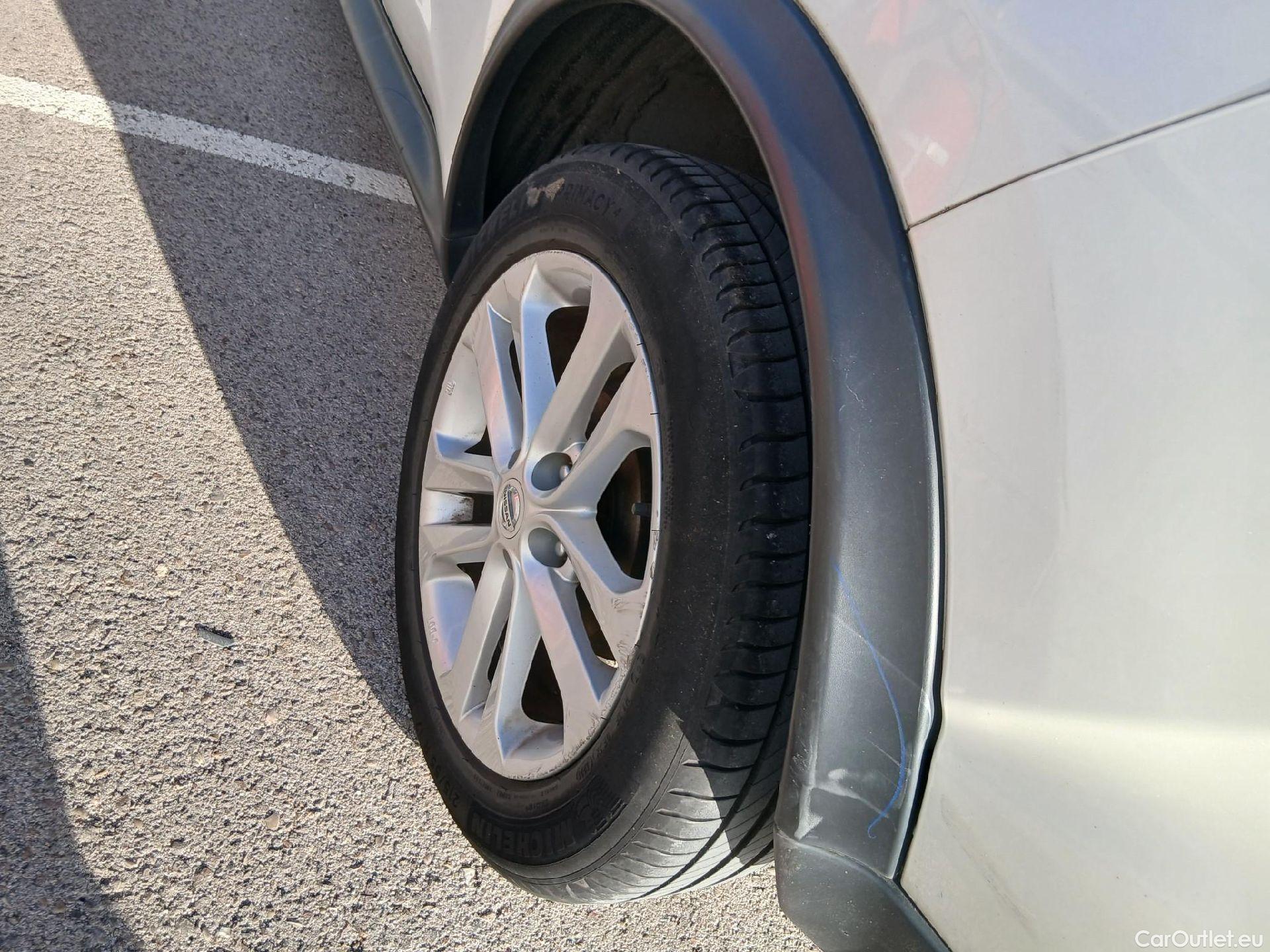  Nissan  Juke NISSAN  / 2014 / 5P / crossover dCi EU6 81 kW (110 CV) 6M/T N-CONNECTA #27