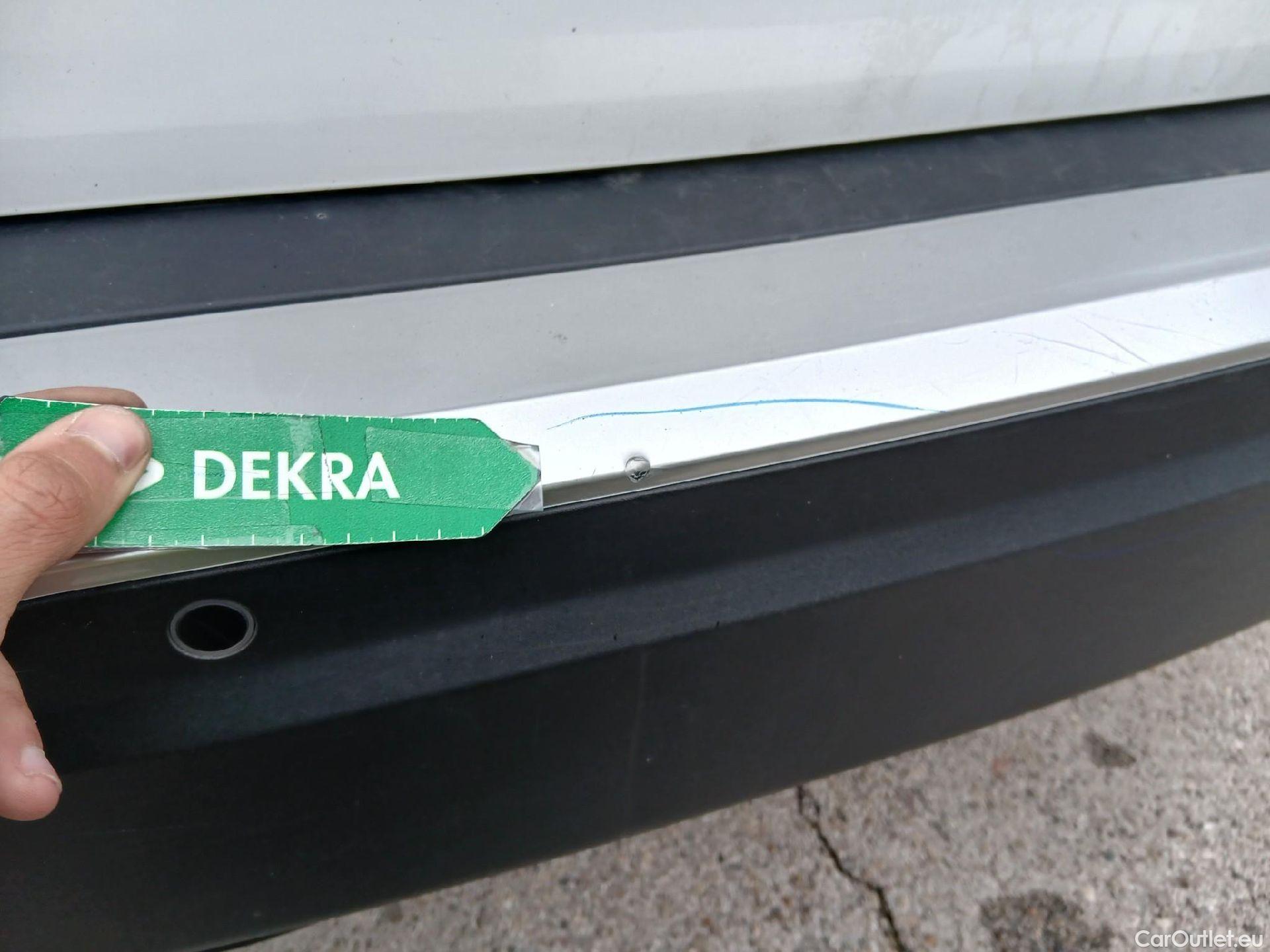  Peugeot  2008 PEUGEOT  / 2019 / 5P / todoterreno Active Pack BlueHDI 81kW (110CV) #27