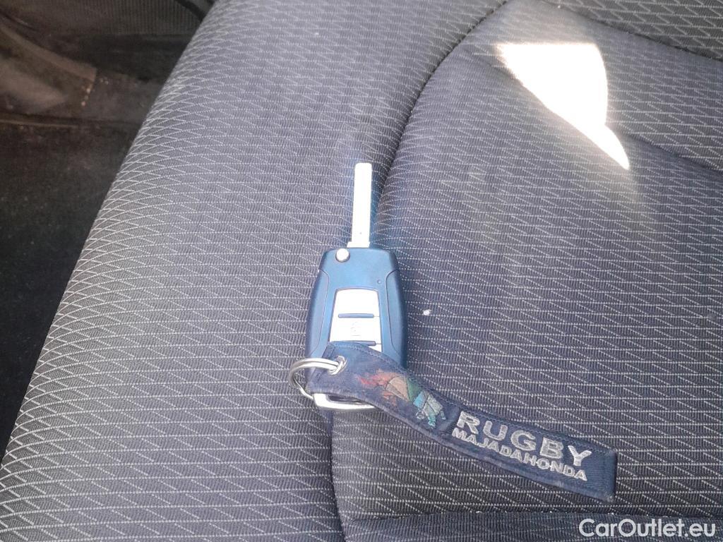  Land Rover  Discovery SSANGYONG Musso / 2022 / 4P / pickup doble cabina Sports D22DTR 4x4 Pro (AC2) #4