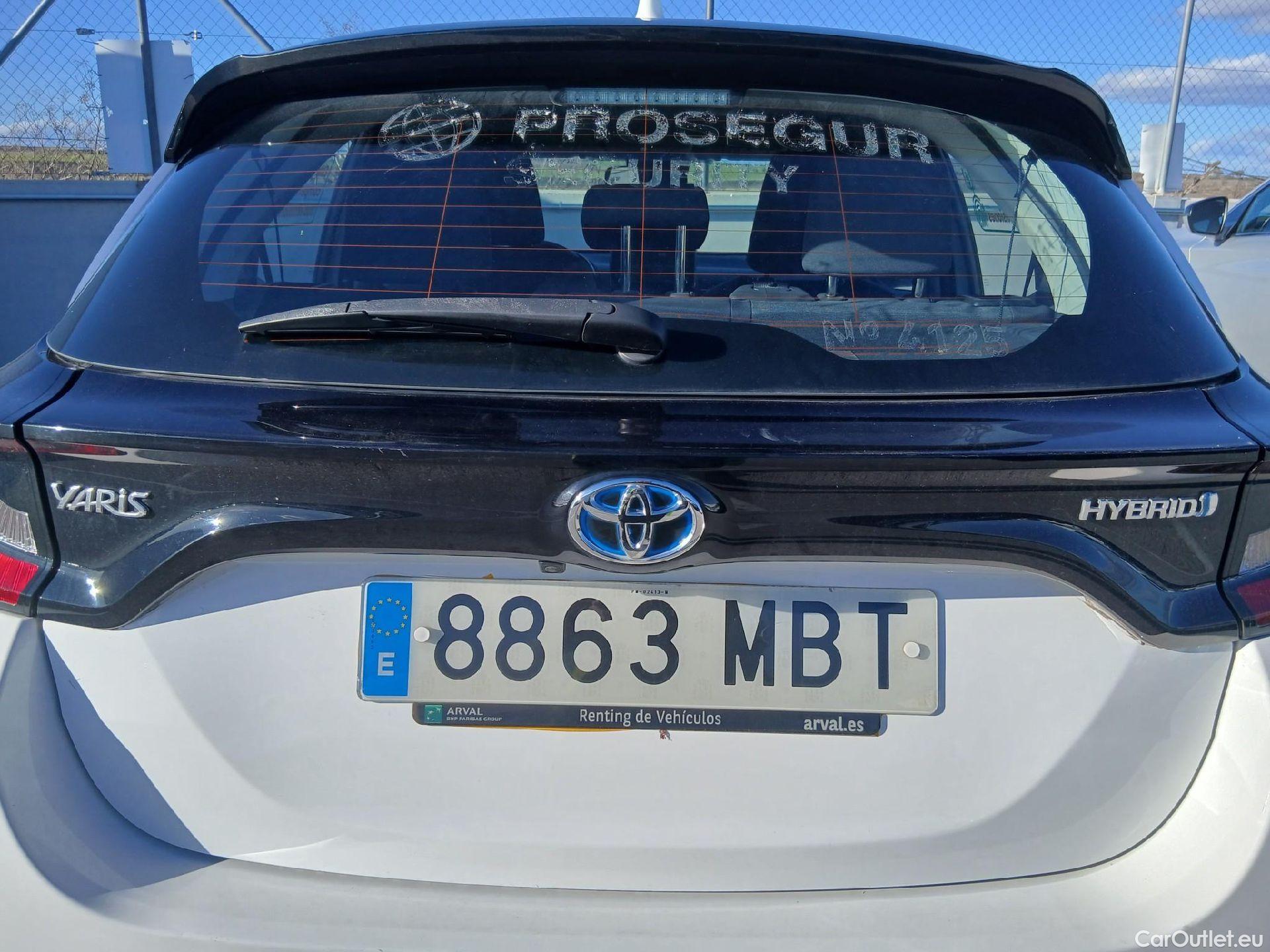  Toyota  Yaris TOYOTA  / 2020 / 5P / berlina con portón 1.5 120H Business Plus #28