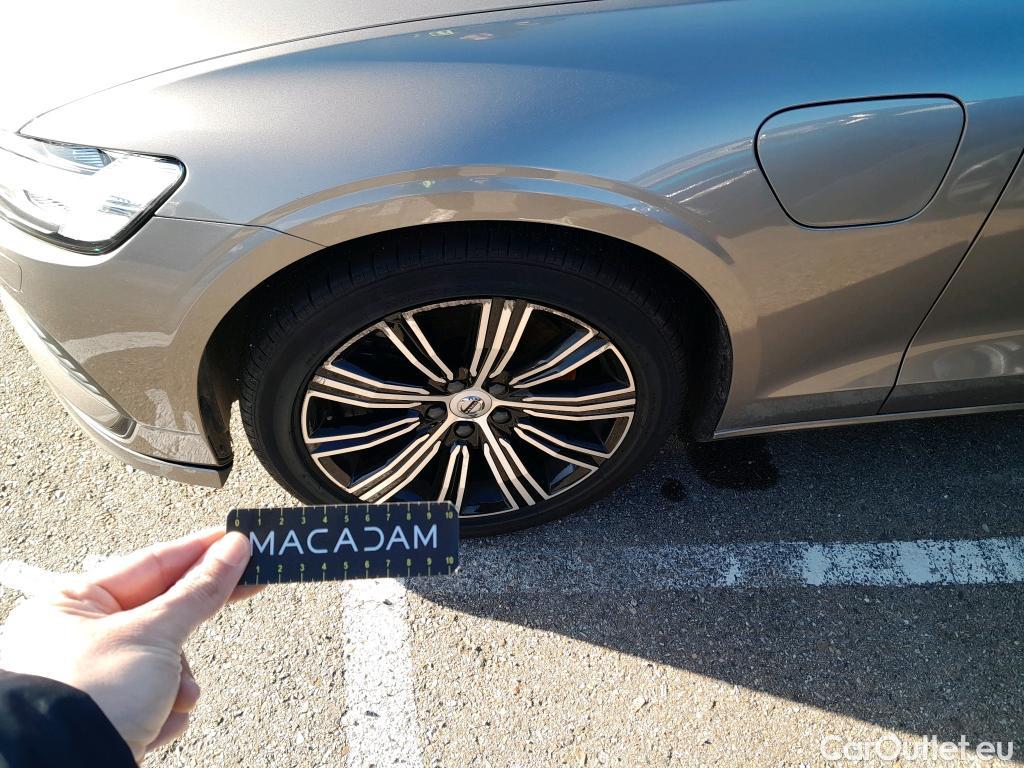  Volvo  V60 VOLVO  / 2018 / 5P / familiar 2.0 T6 AWD Recharge Inscription Auto #3