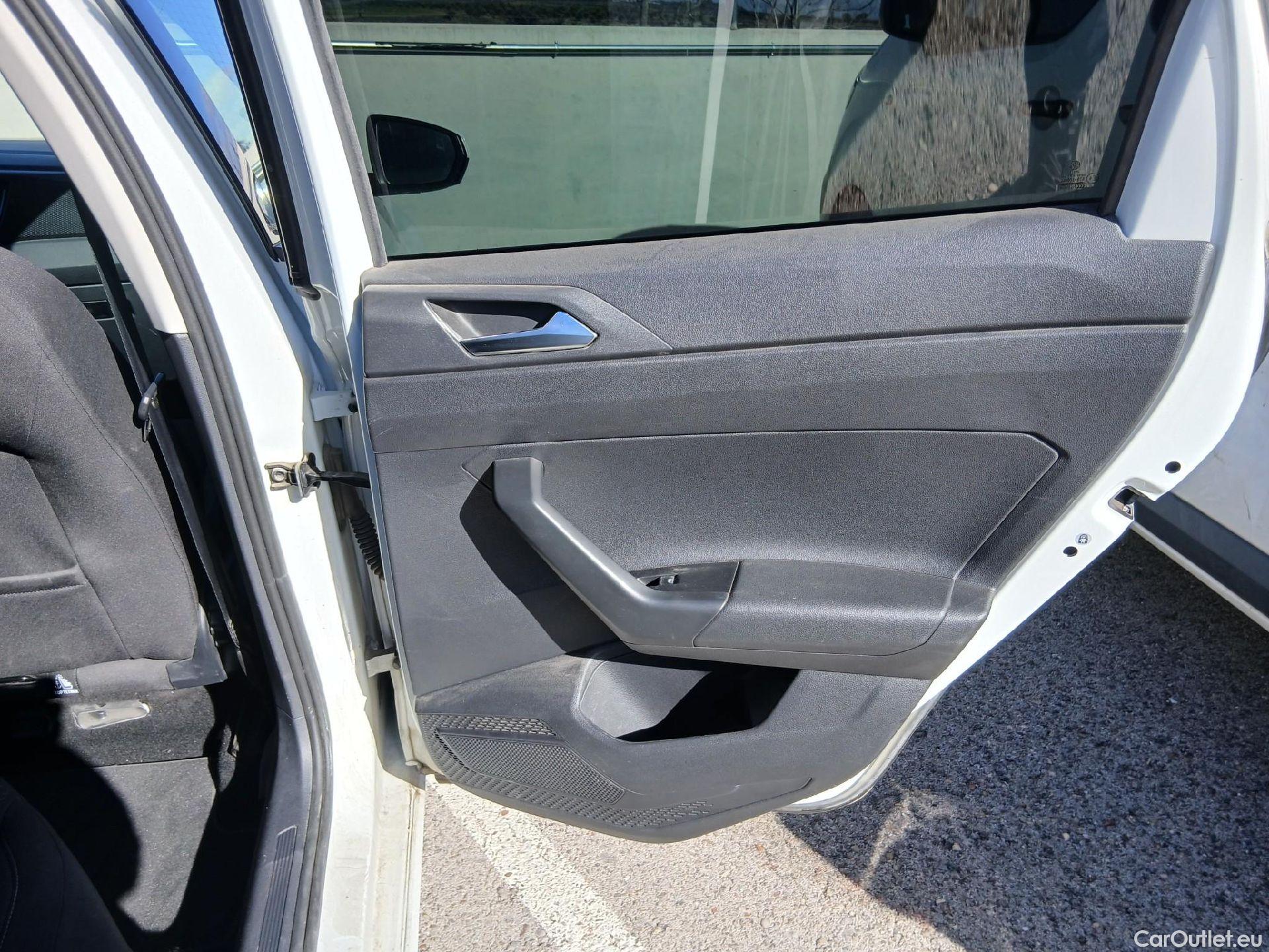  Volkswagen  Polo VOLKSWAGEN  / 2021 / 5P / berlina con portón Life 1.0 TSI 70kW (95CV) #29