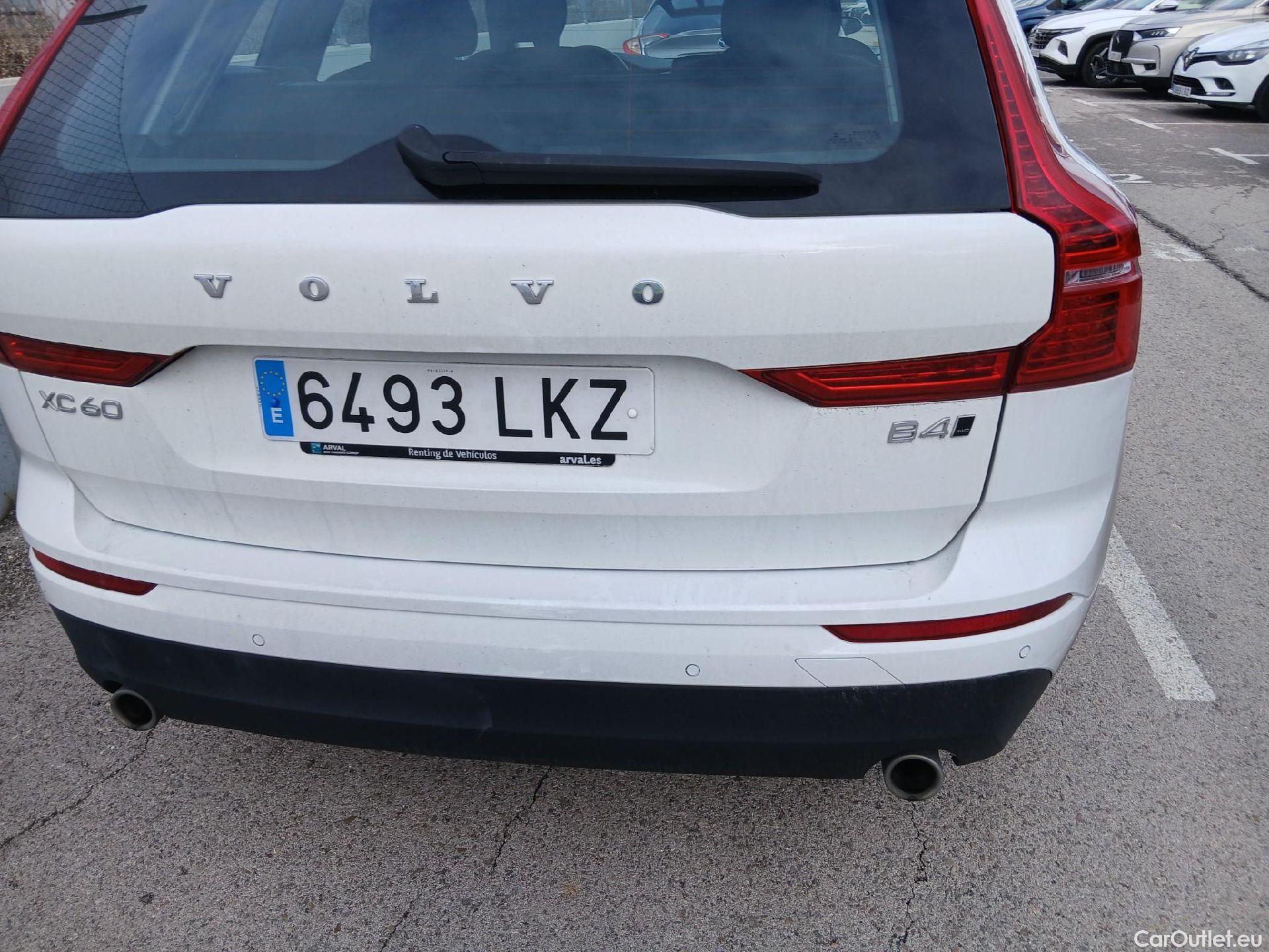  Volvo  XC60 VOLVO  / 2017 / 5P / todoterreno 2.0 B4 D AWD Momentum Pro Auto #7