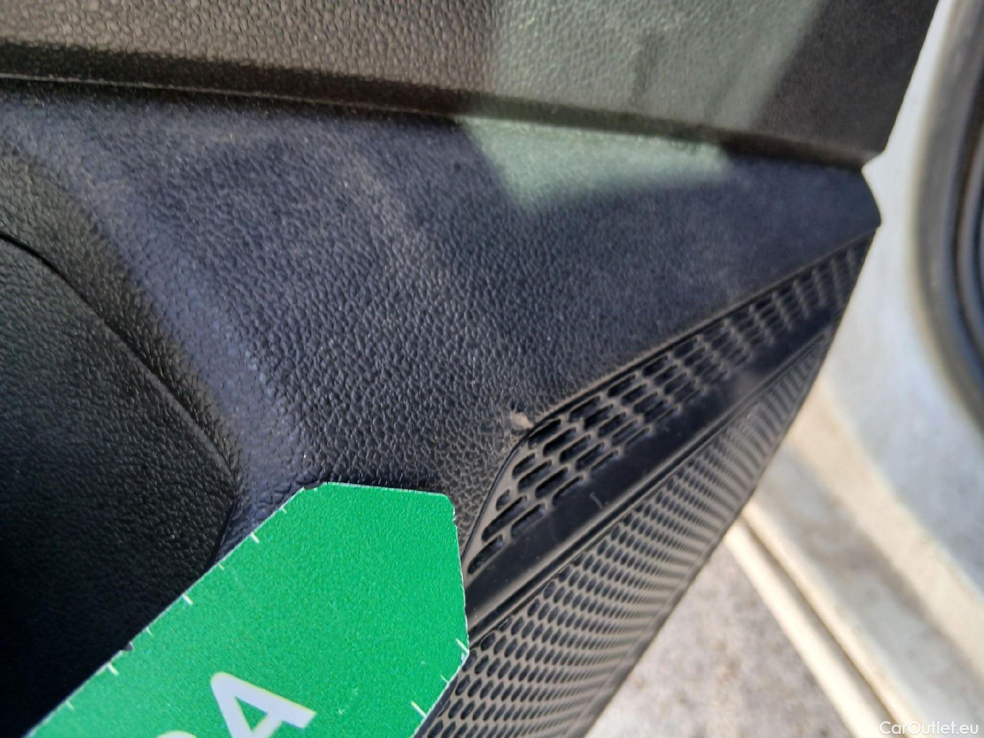  Volkswagen  Polo VOLKSWAGEN  / 2021 / 5P / berlina con portón Life 1.0 TSI 70kW (95CV) #18