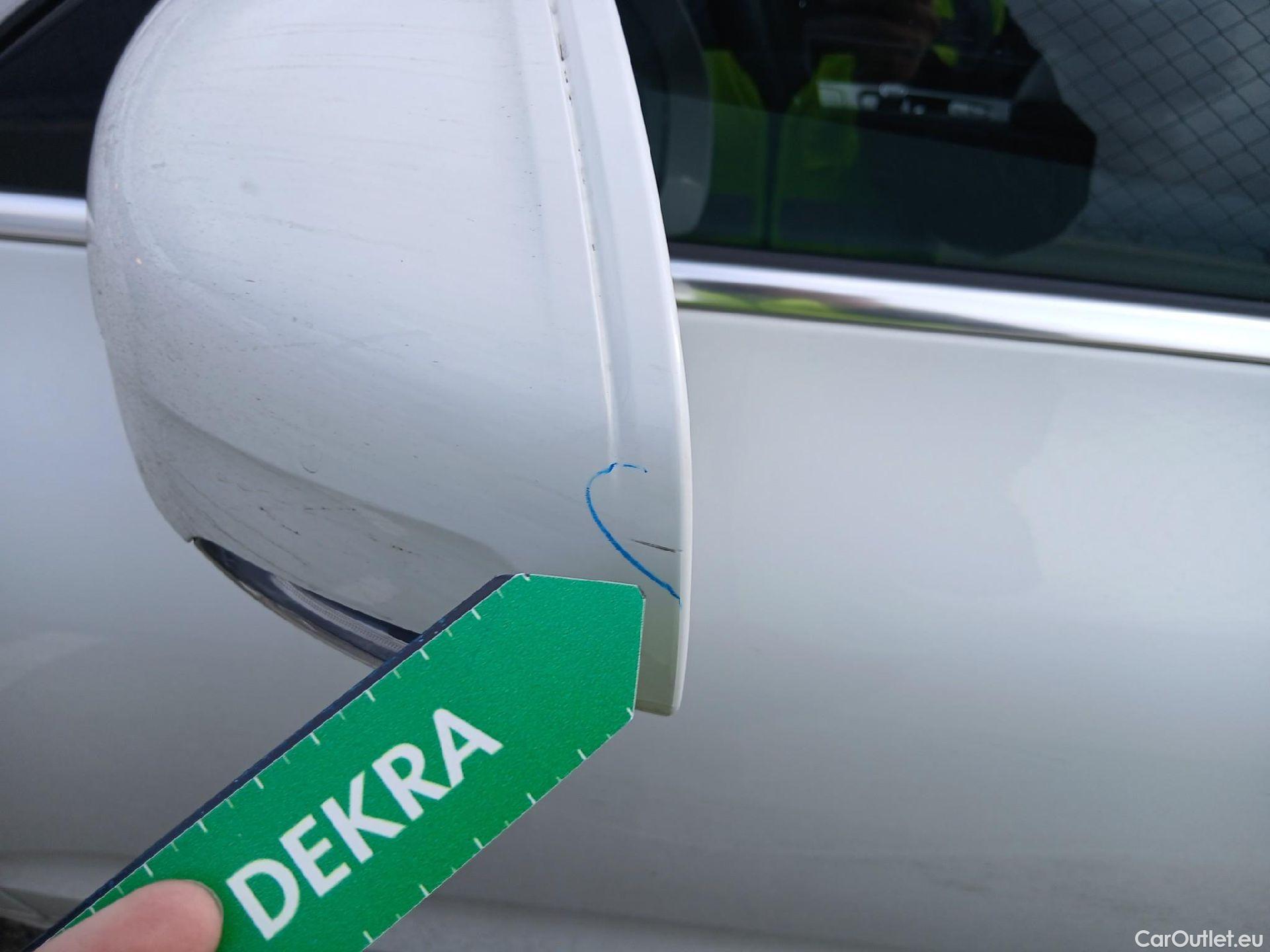  Volvo  XC60 VOLVO  / 2017 / 5P / todoterreno 2.0 B4 D AWD Momentum Pro Auto #4