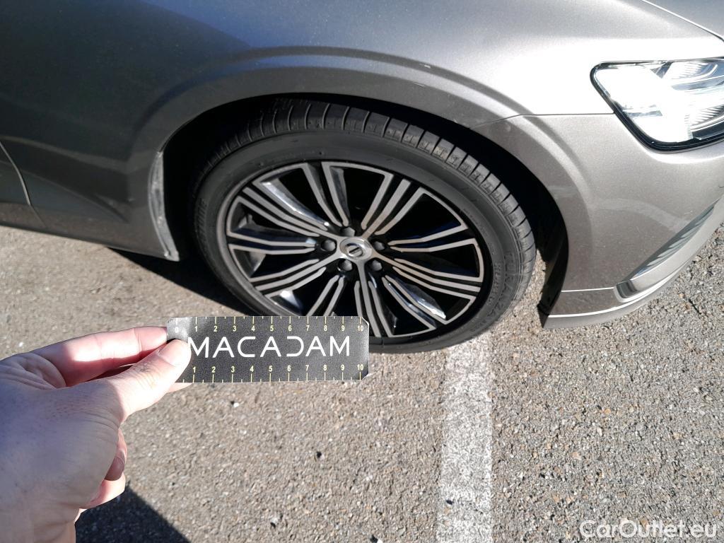  Volvo  V60 VOLVO  / 2018 / 5P / familiar 2.0 T6 AWD Recharge Inscription Auto #9